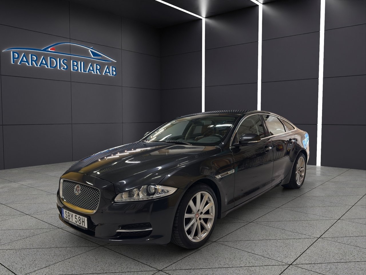 Jaguar XJ