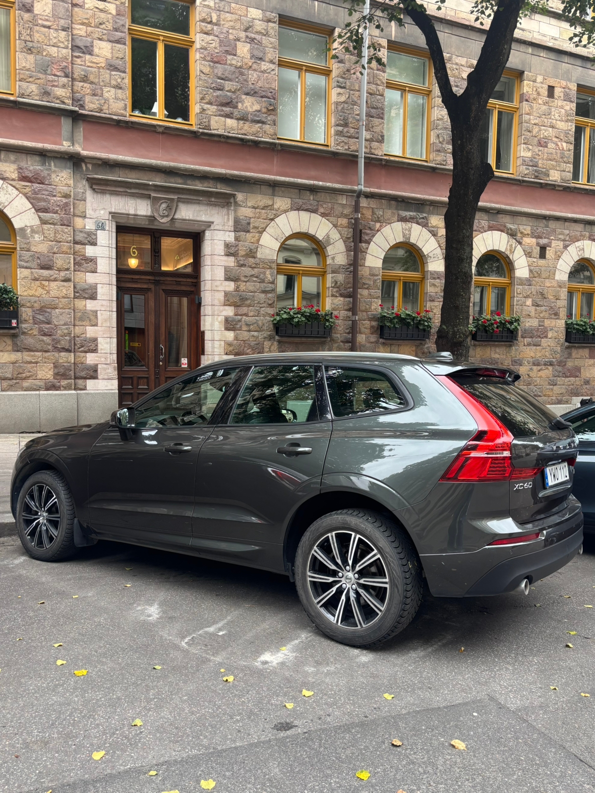 Volvo XC60 D4 AWD Geartronic 2019, bild 2/6