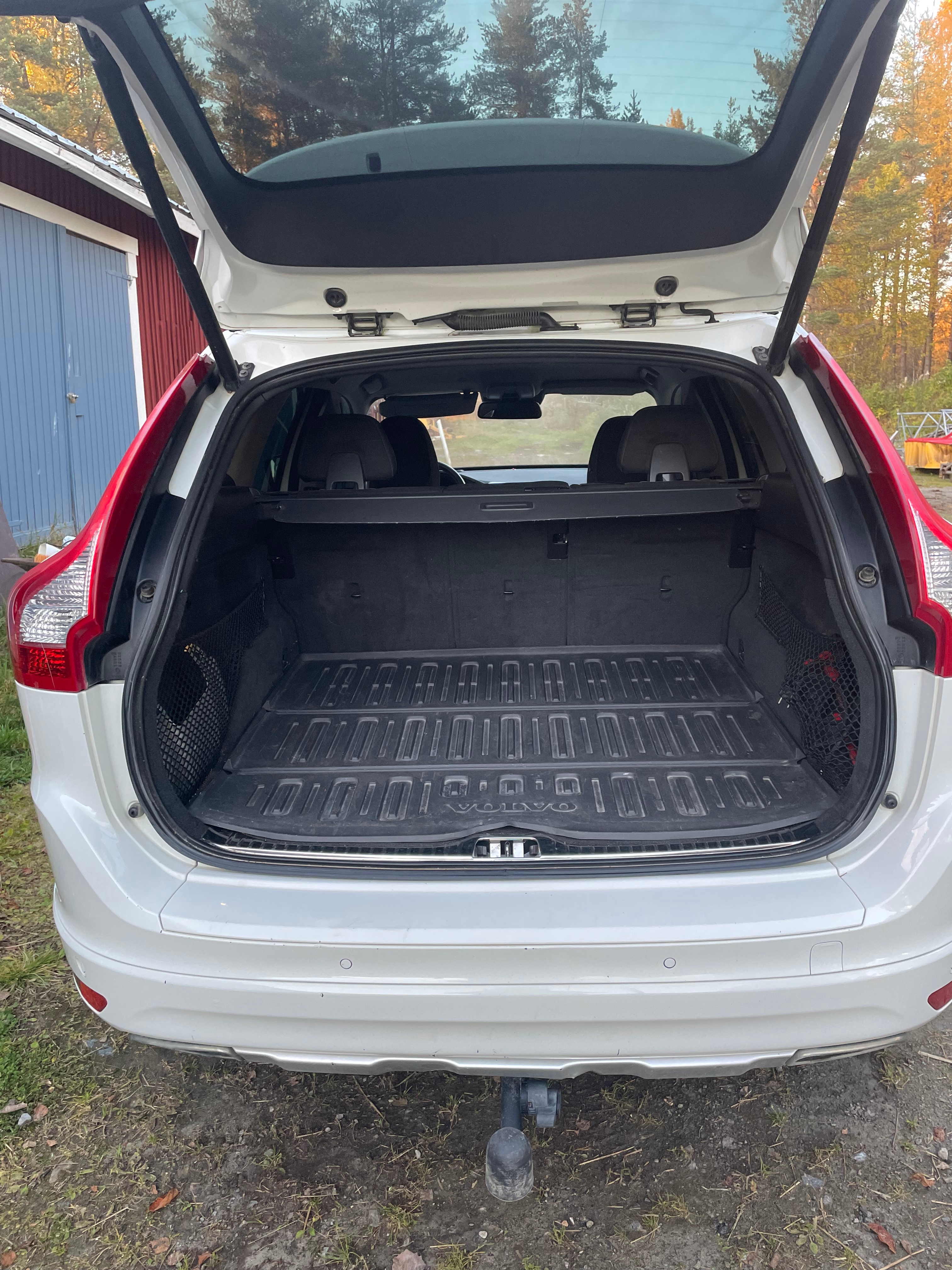 Volvo XC60 D5 AWD Geartronic 2014, bild 2/3
