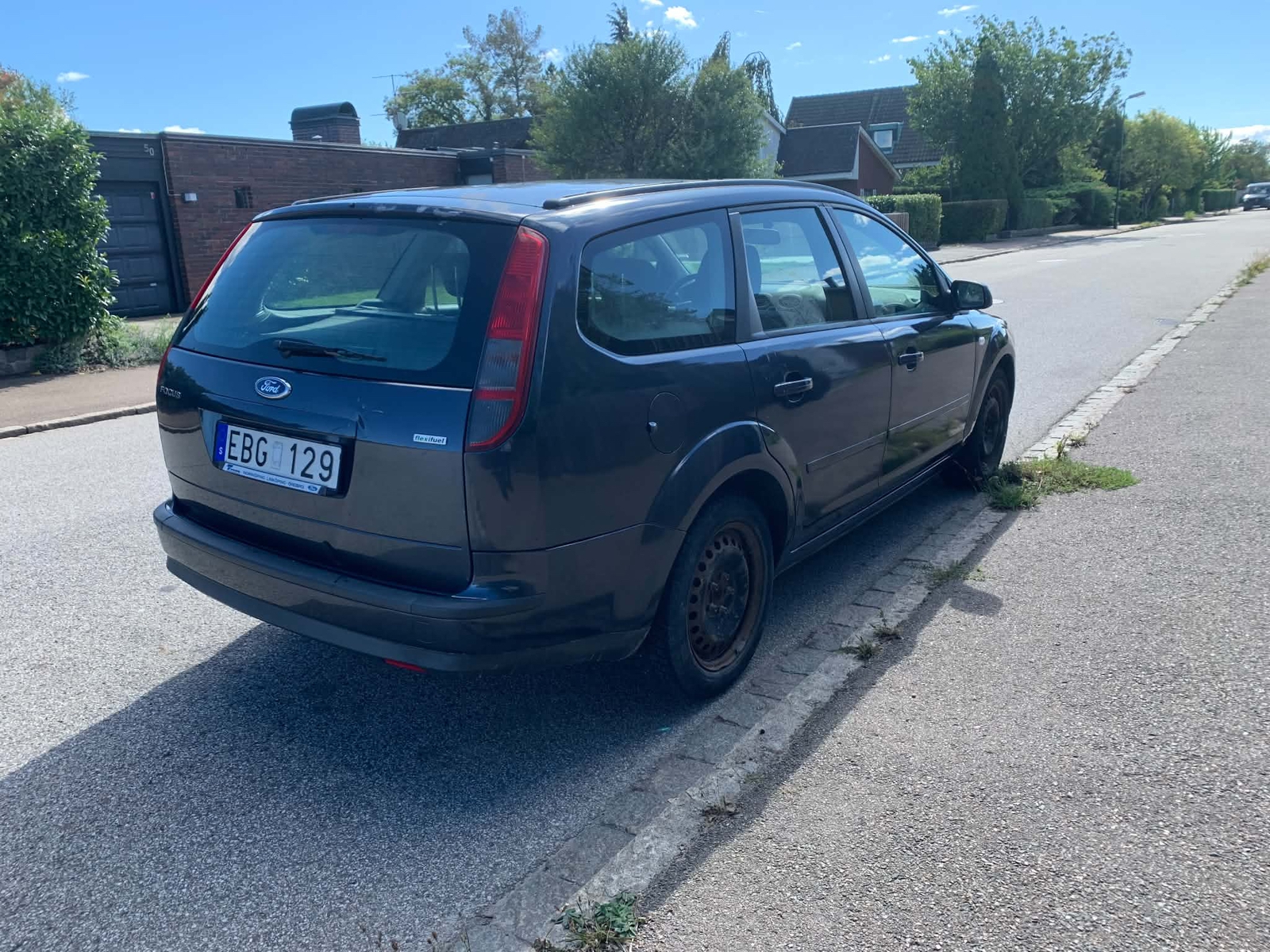 Ford Focus Kombi 1.8 Flexifuel Manuell 2008, kuva 2/4