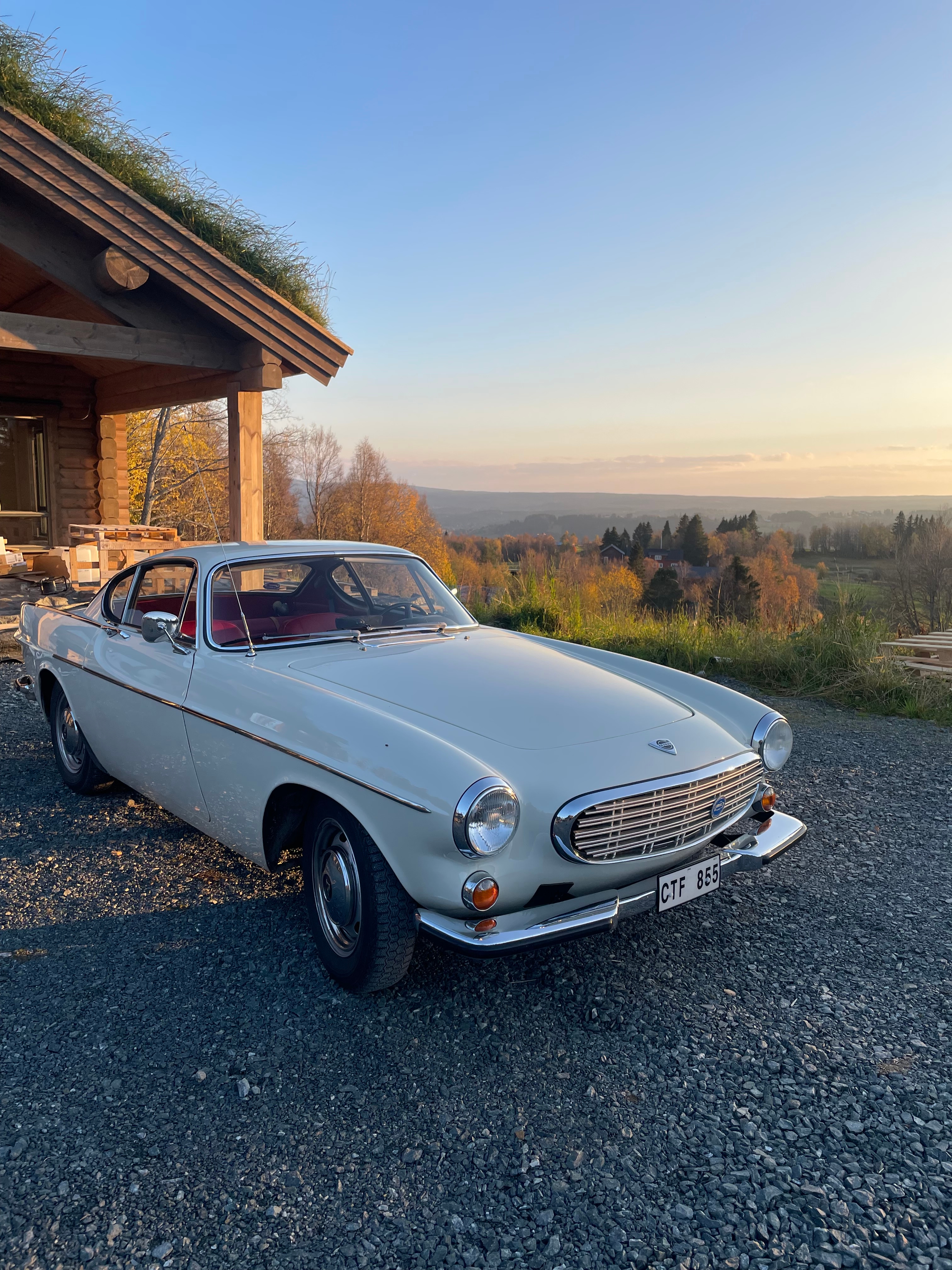 Volvo P1800