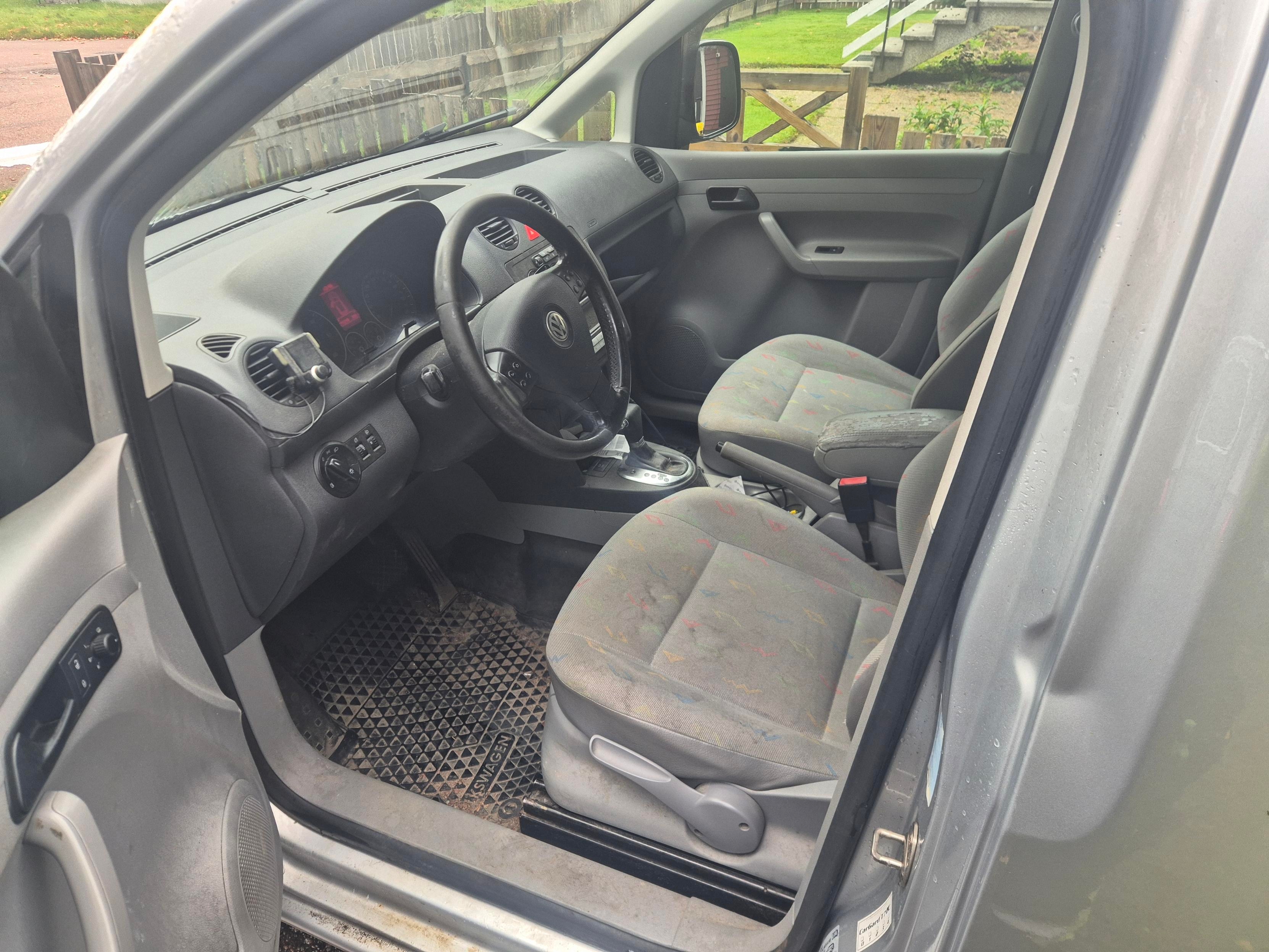 Volkswagen Caddy 2009, bild 6/7