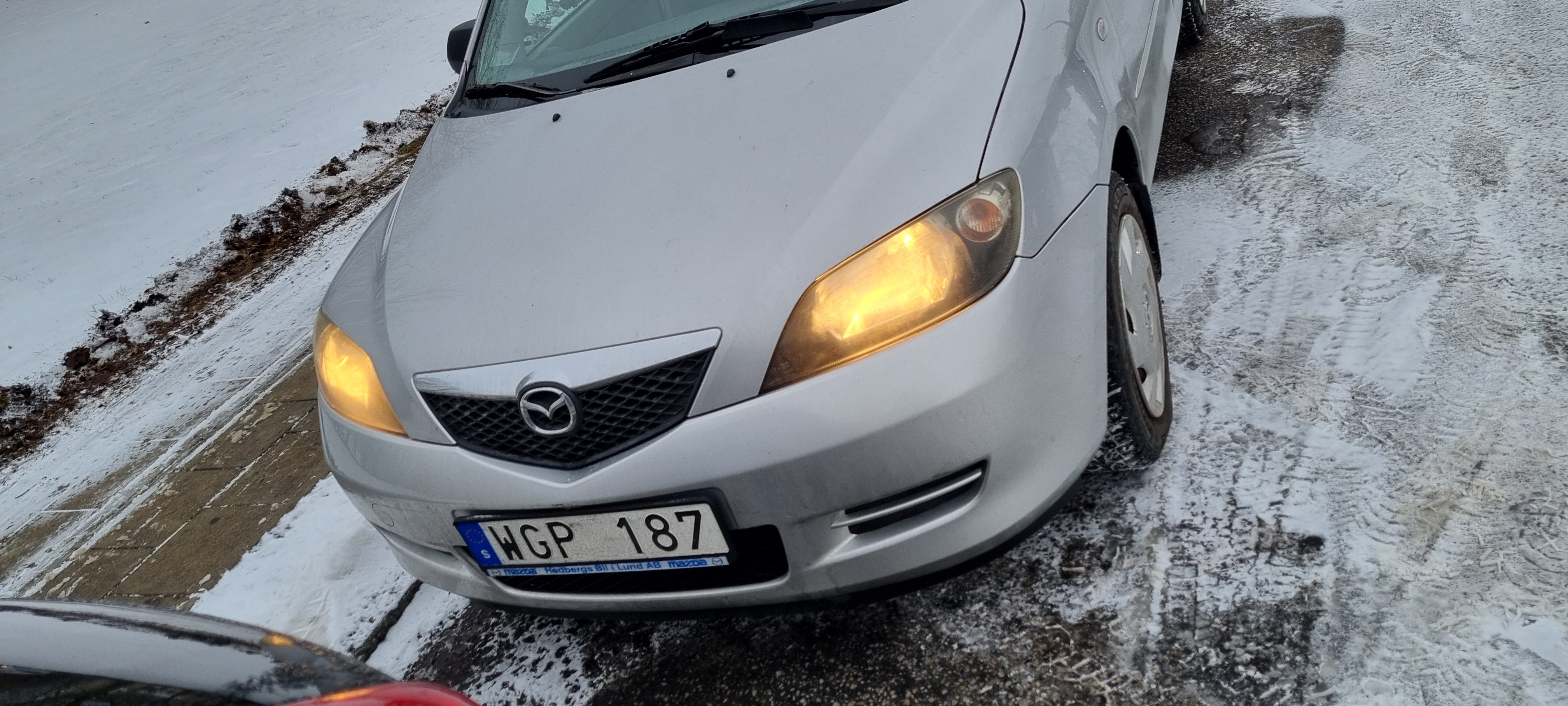 Mazda 2 1.25 Manuell 2004, bild 3/8