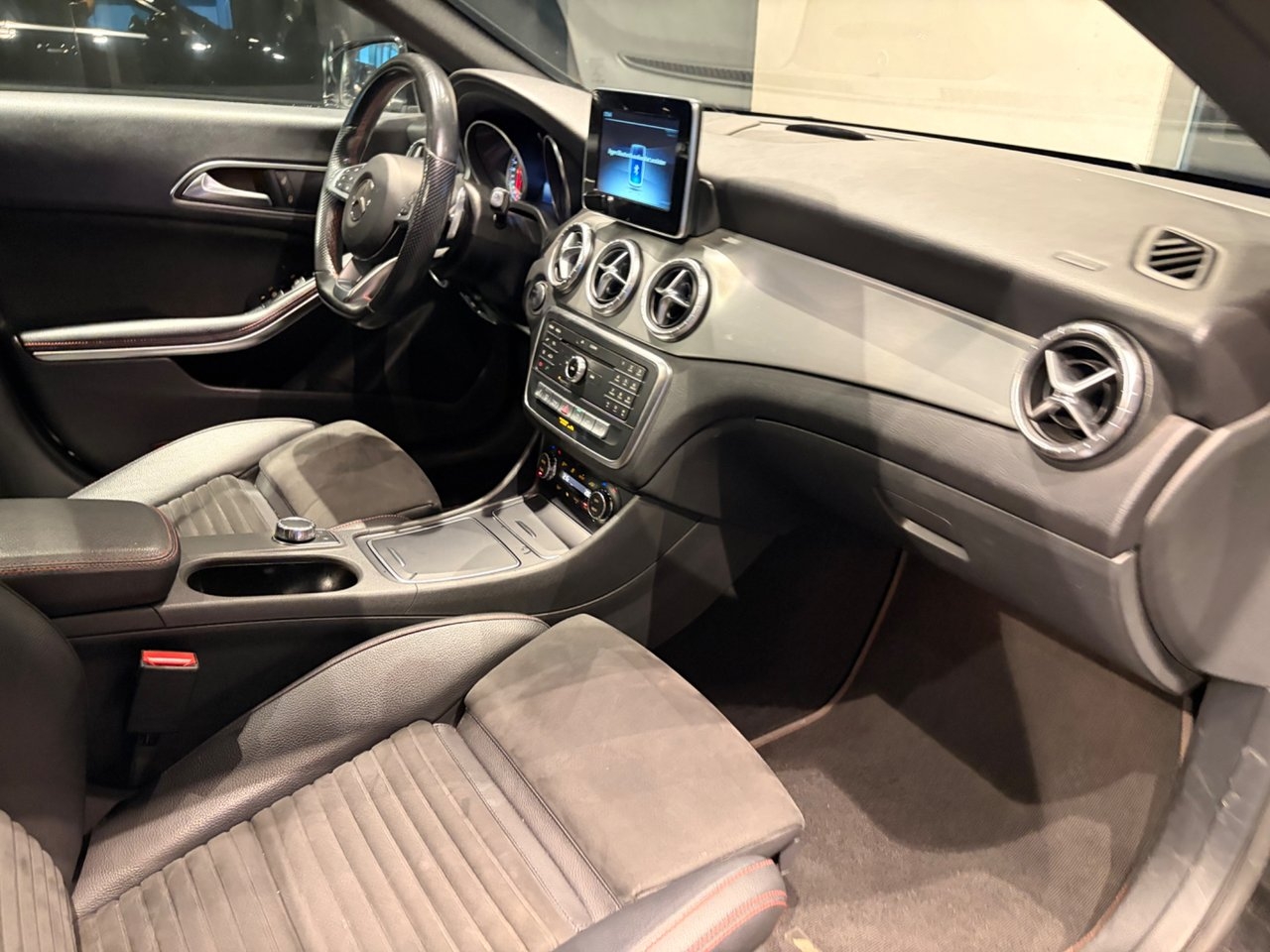 Mercedes-Benz CLA 200 Shooting Brake 2018, bild 4/10