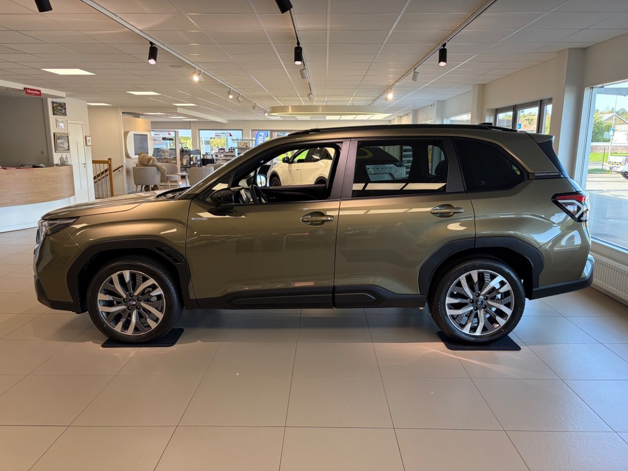 Subaru Forester e-Boxer Limited 2026, bild 2/10