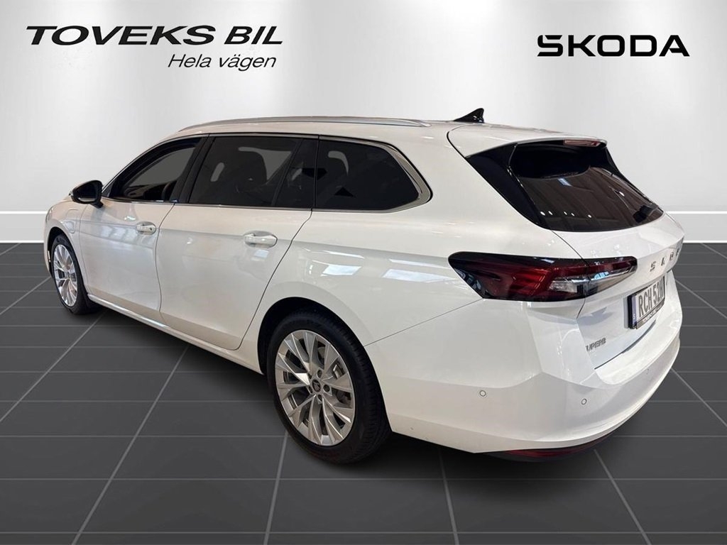 Skoda Superb COMBI SELECTION 1,5 TSI 2026, photo 5/10