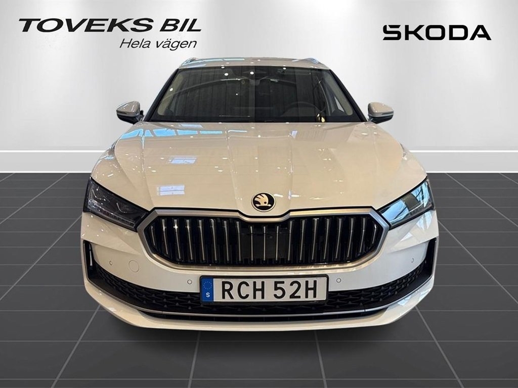 Skoda Superb COMBI SELECTION 1,5 TSI 2026, photo 7/10