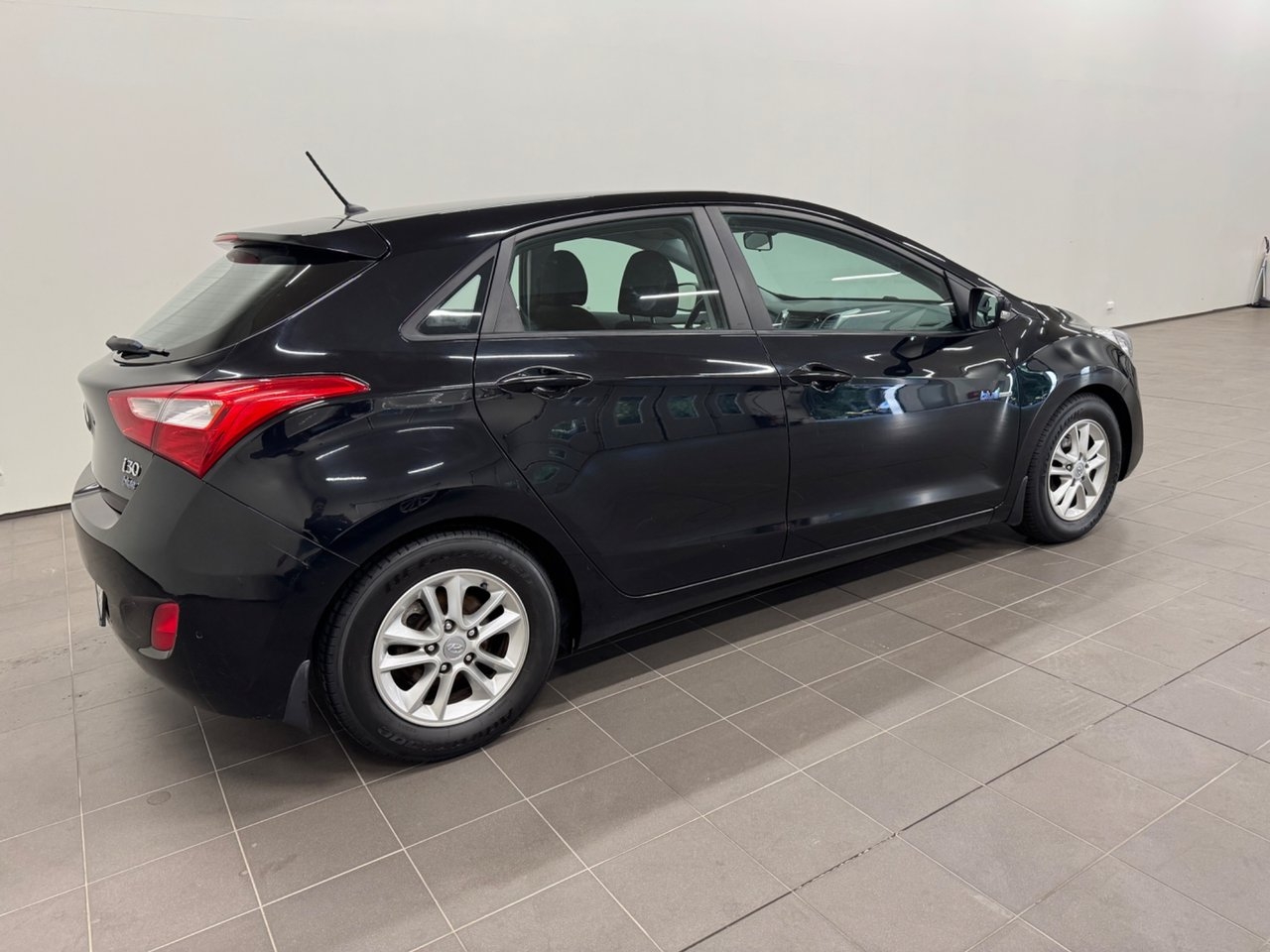 Hyundai i30 5-dörrar 1.6 CRDi Business 2014, kuva 4/10