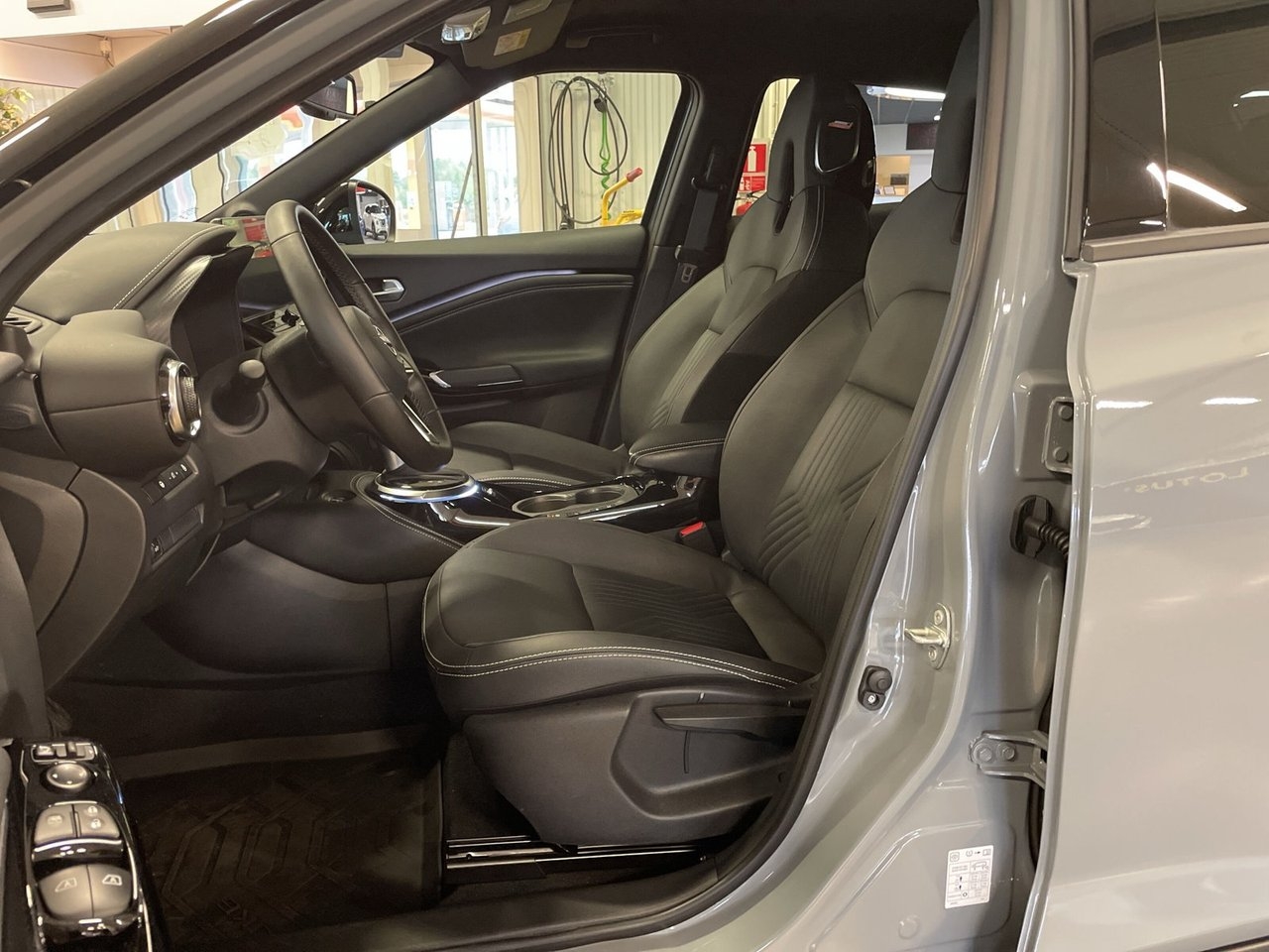 Nissan Juke HYBRID 143HK TEKNA 2025, kuva 7/10