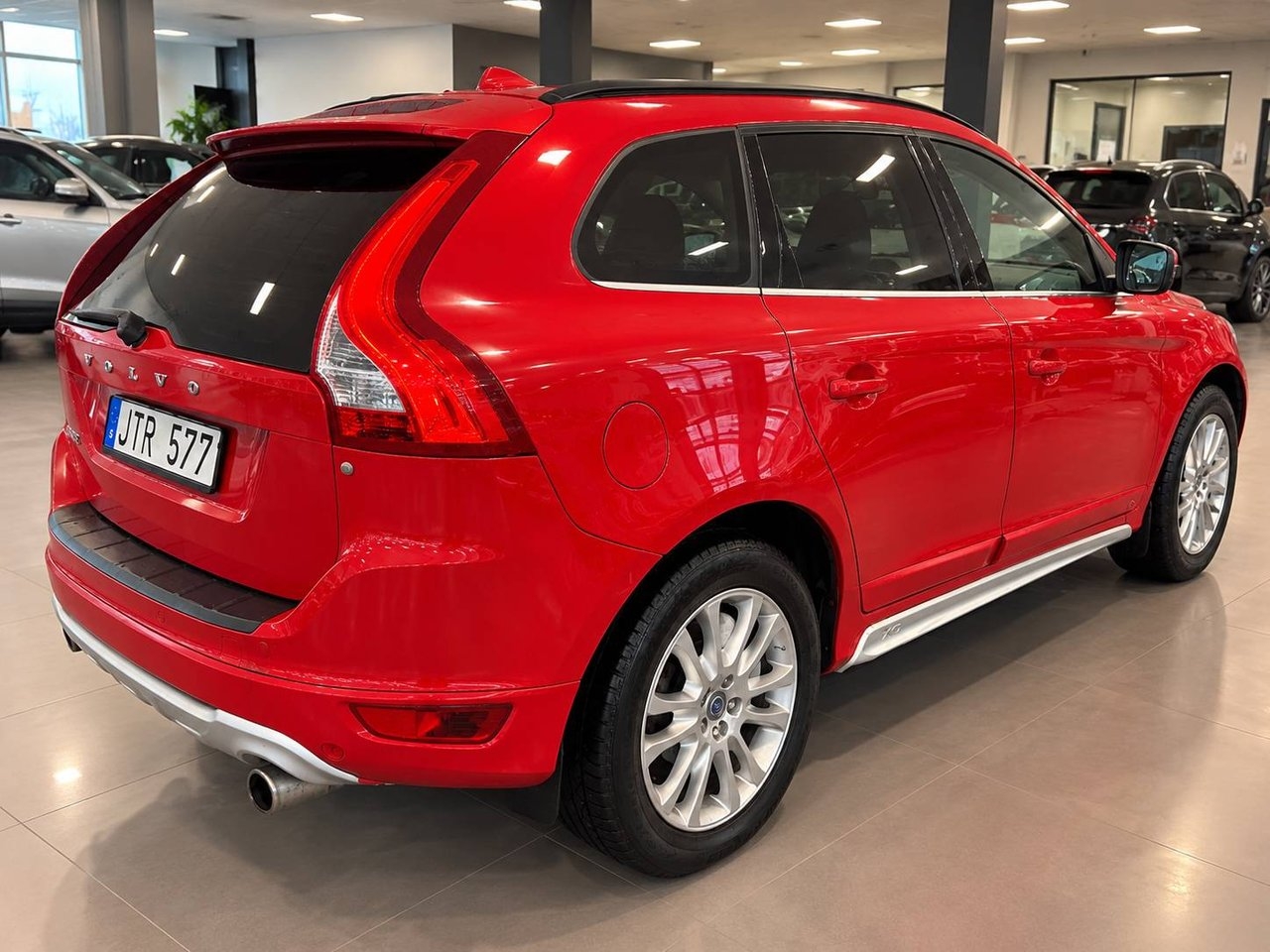 Volvo XC60 2.4D R-Design Euro 4 2010, bild 2/3