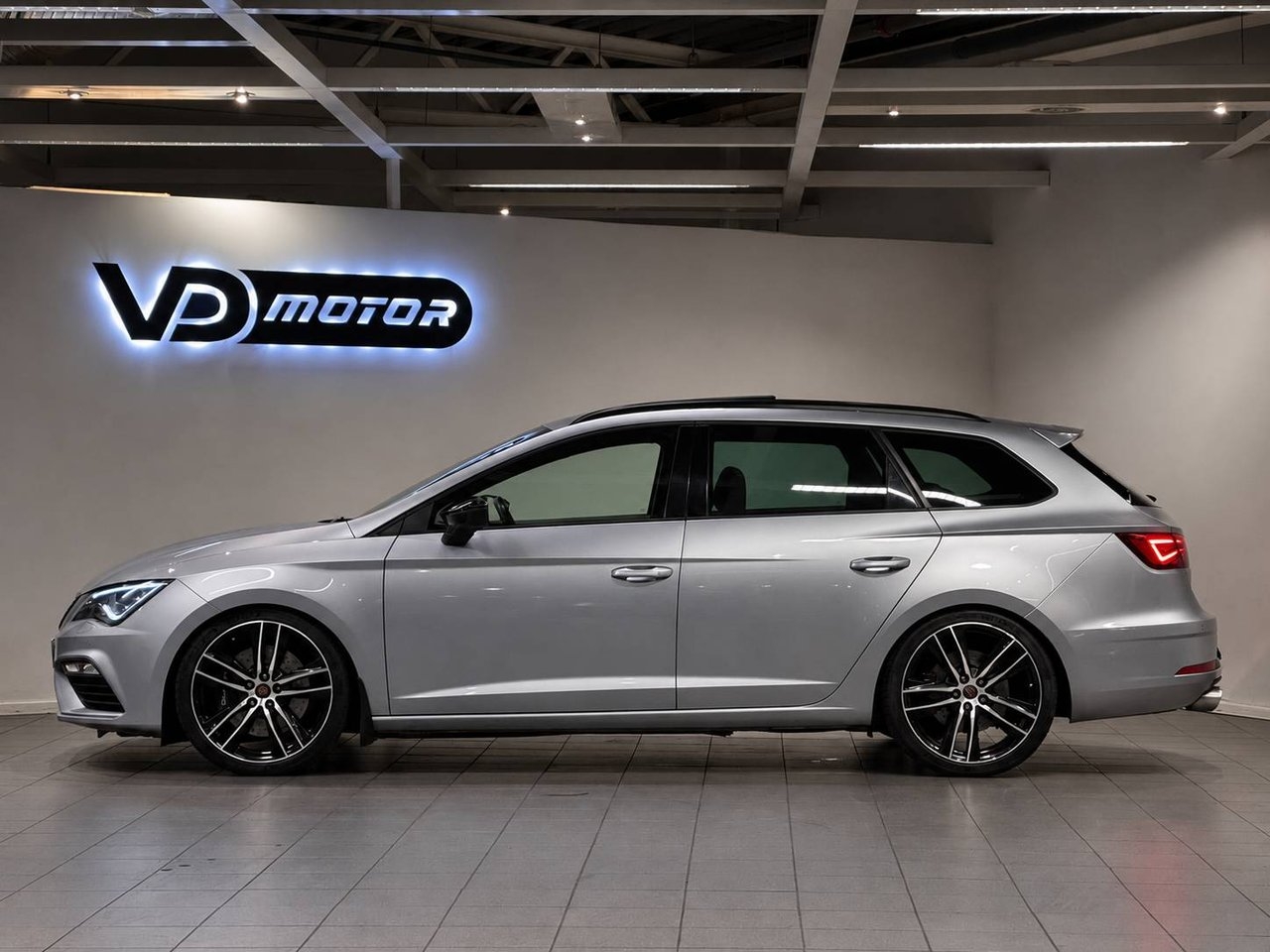 Seat Leon 2019, photo 2/10