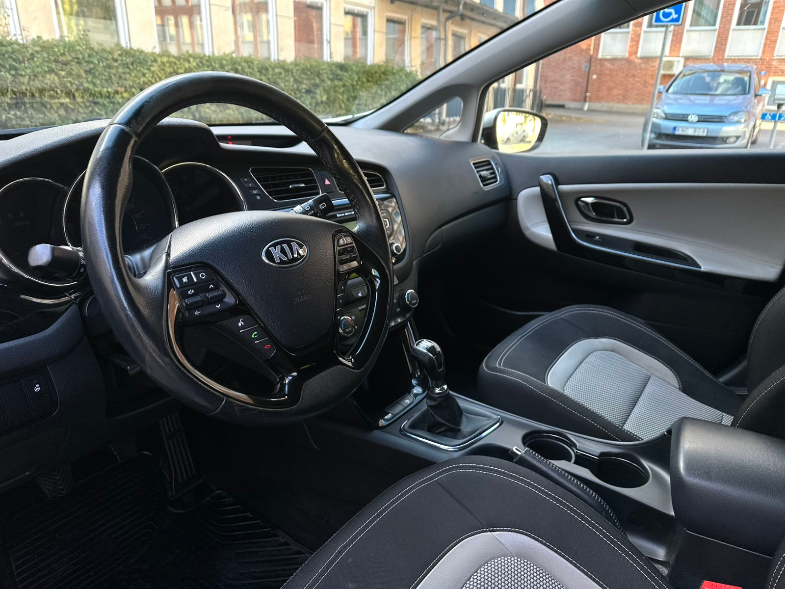 Kia Ceed _sw 1.6 CRDi Manuell 2013, bild 7/10