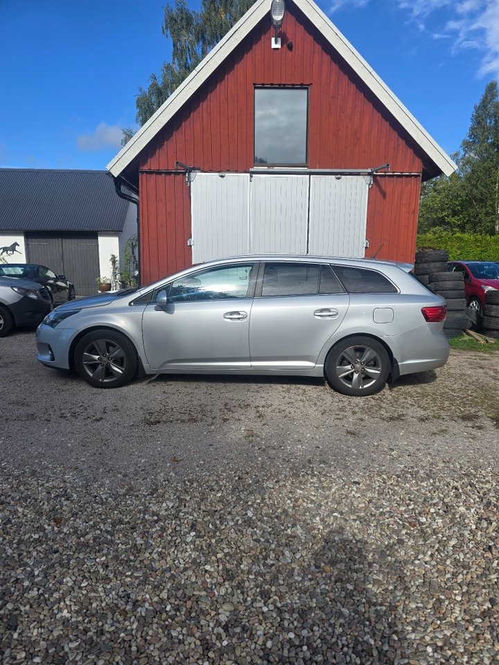 Toyota Avensis 2014, photo 2/9