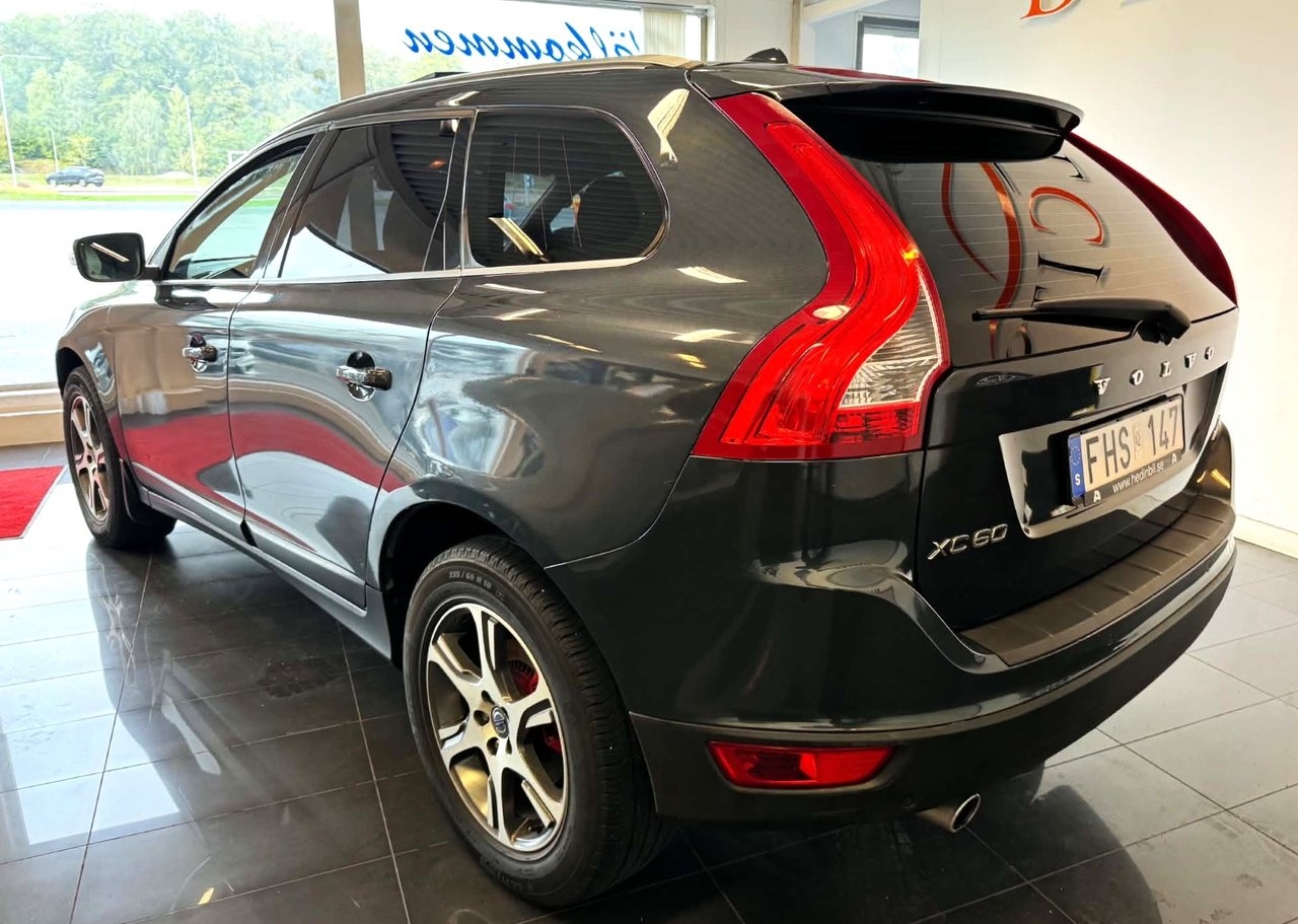 Volvo XC60 D5 AWD Geartronic Summum 2010, photo 4/10