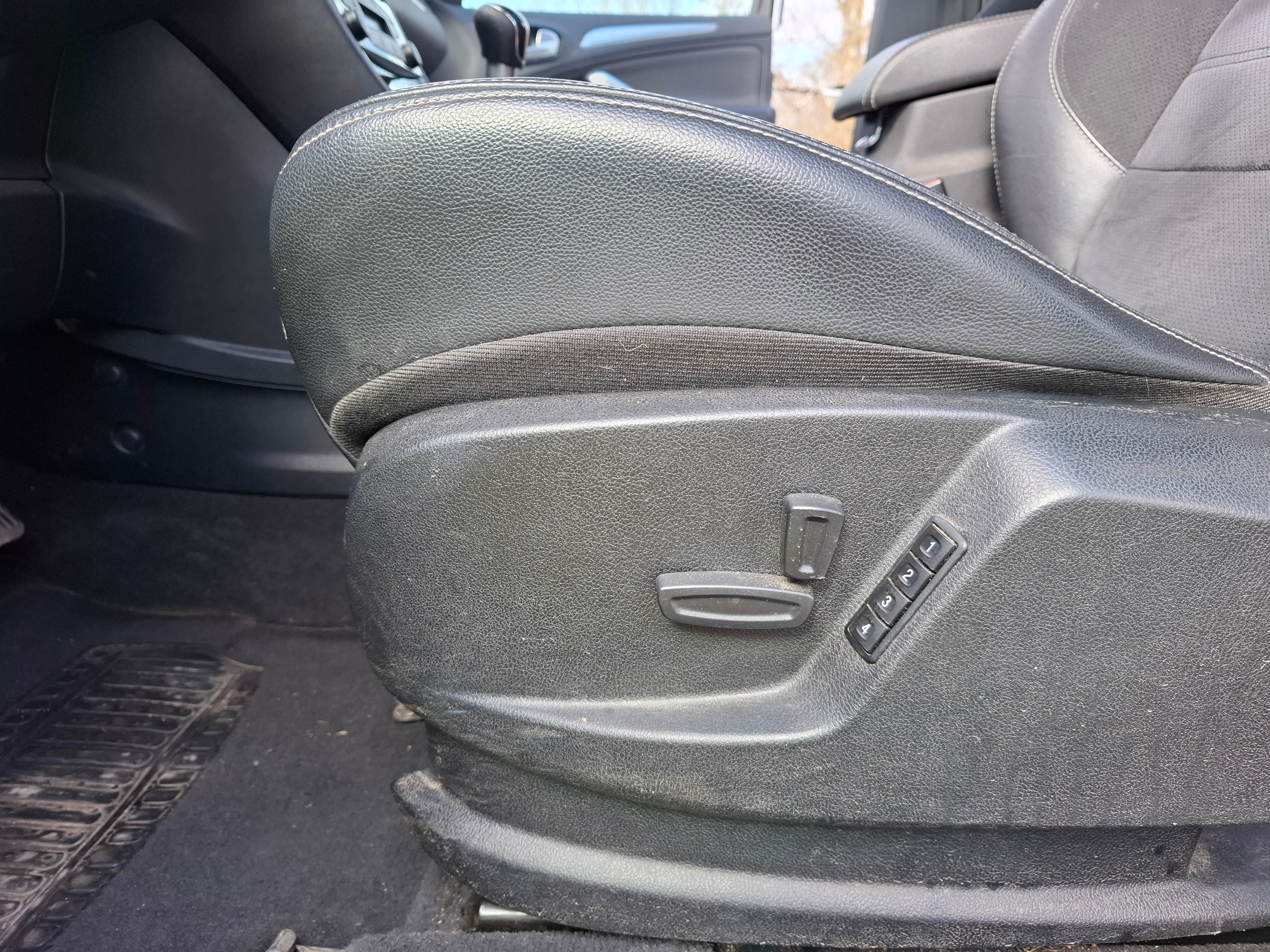 Ford S-MAX 2.0 TDCi Manuell 2011, bild 5/10