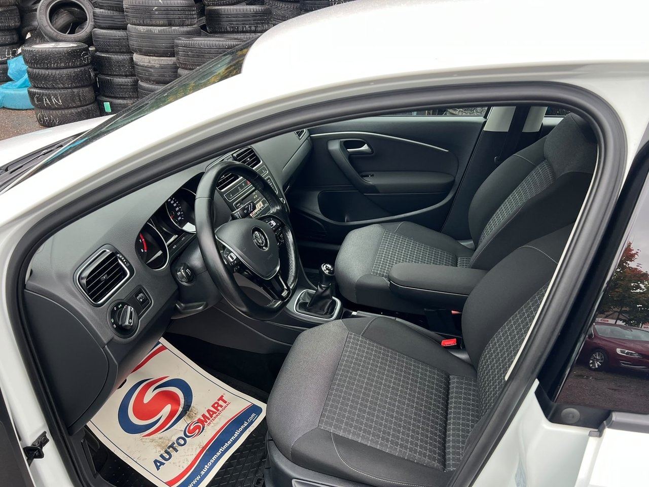 Volkswagen Polo 2016, bild 6/9