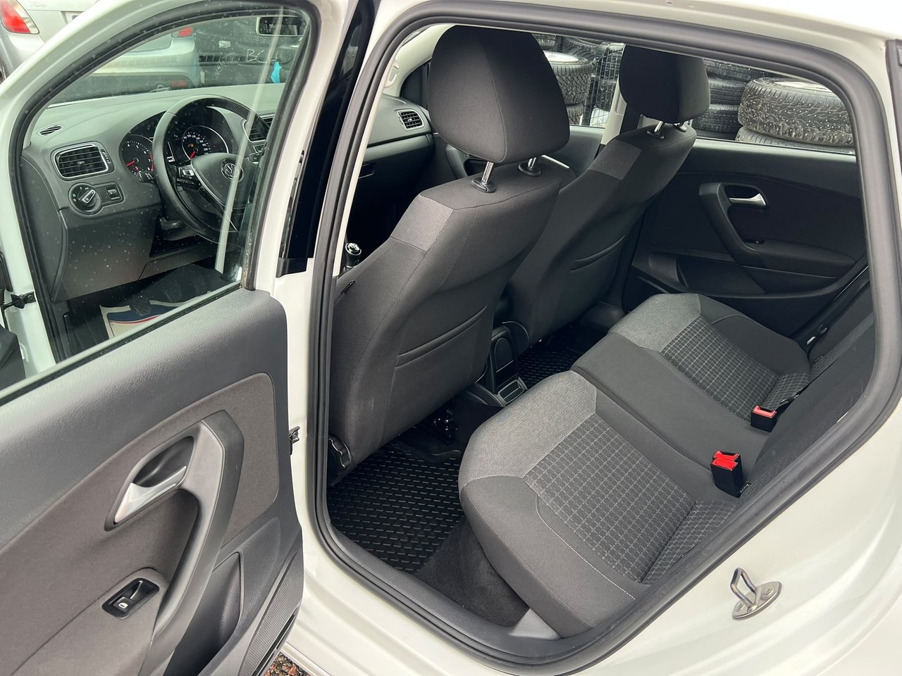 Volkswagen Polo 2016, bild 7/9