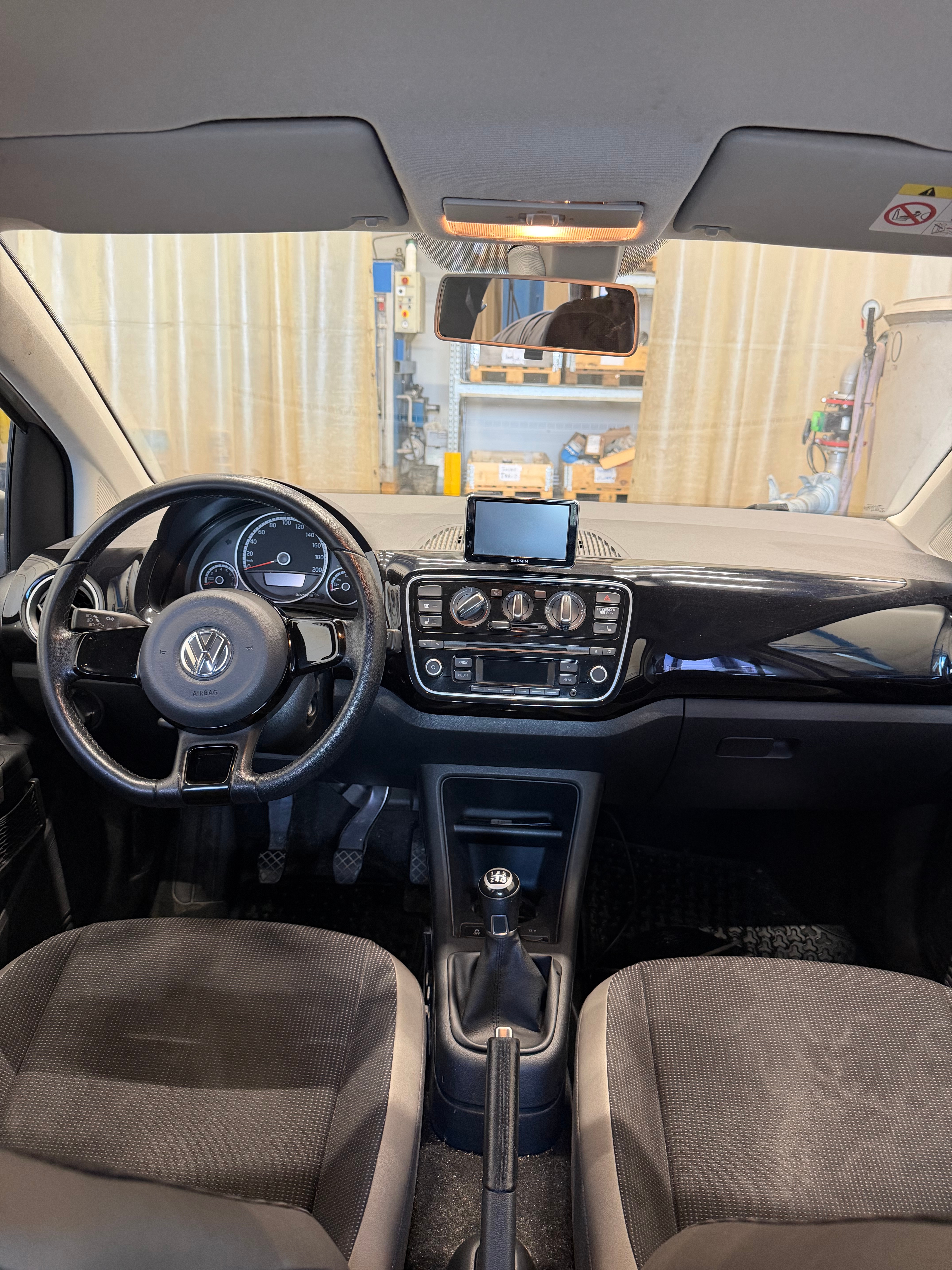 Volkswagen UP! 5-dörrar 1.0 MPI Manuell 2016, bild 3/10