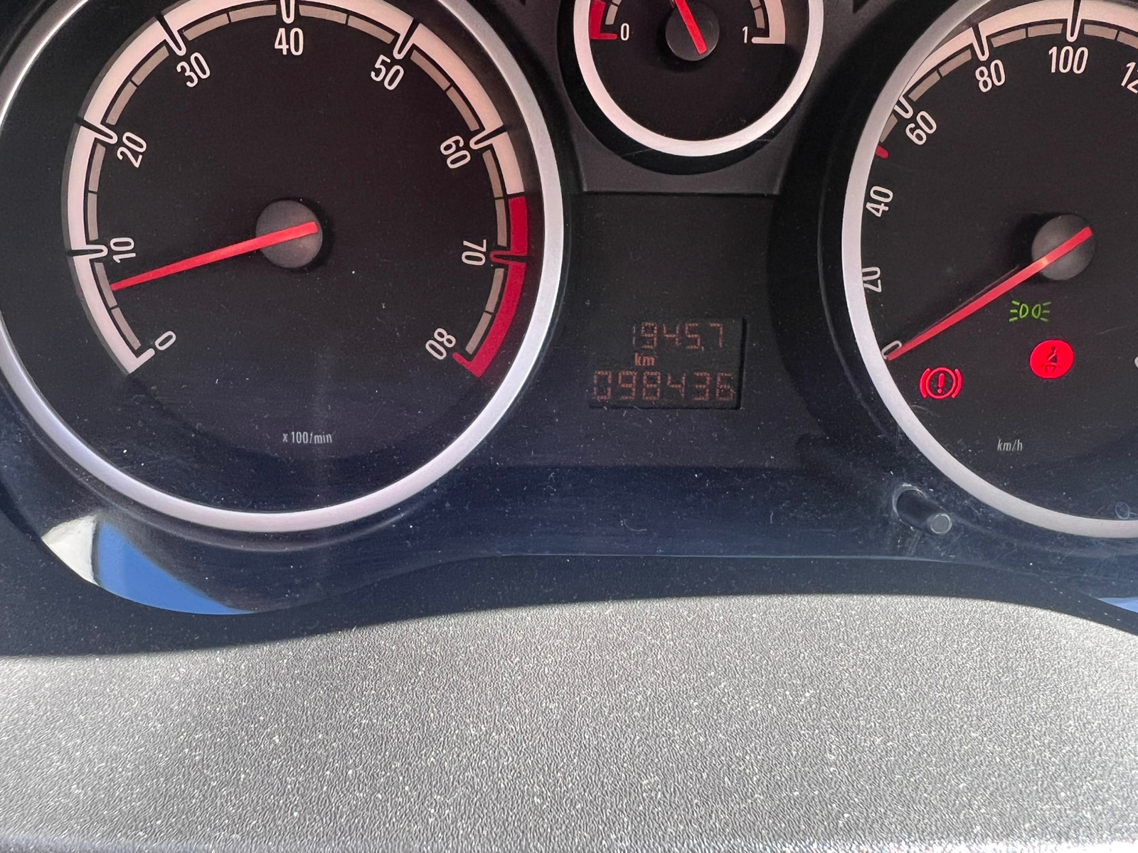 Opel Corsa 2010, photo 6/7