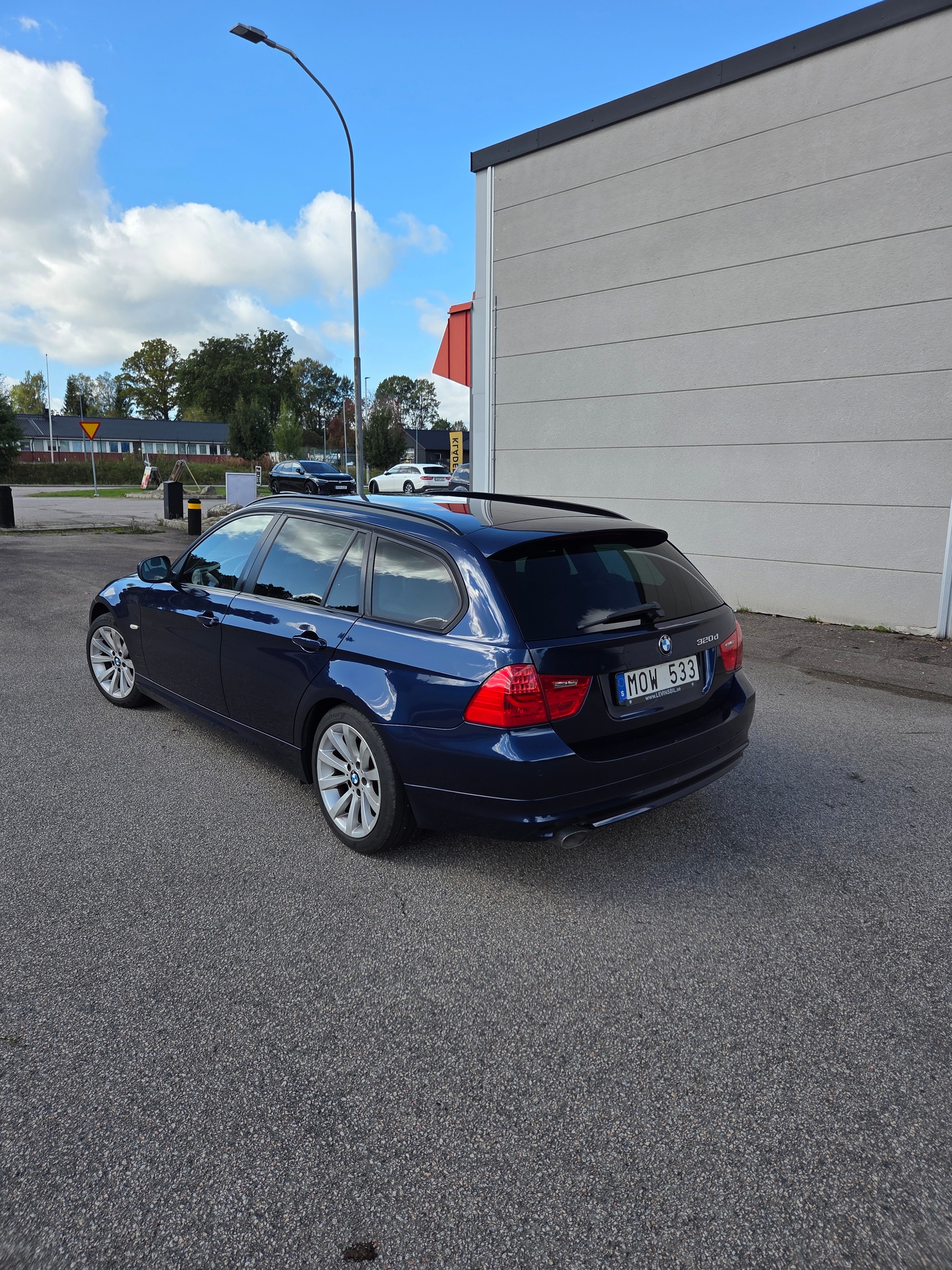 BMW 320 d Touring Manuell 2012, bild 2/5