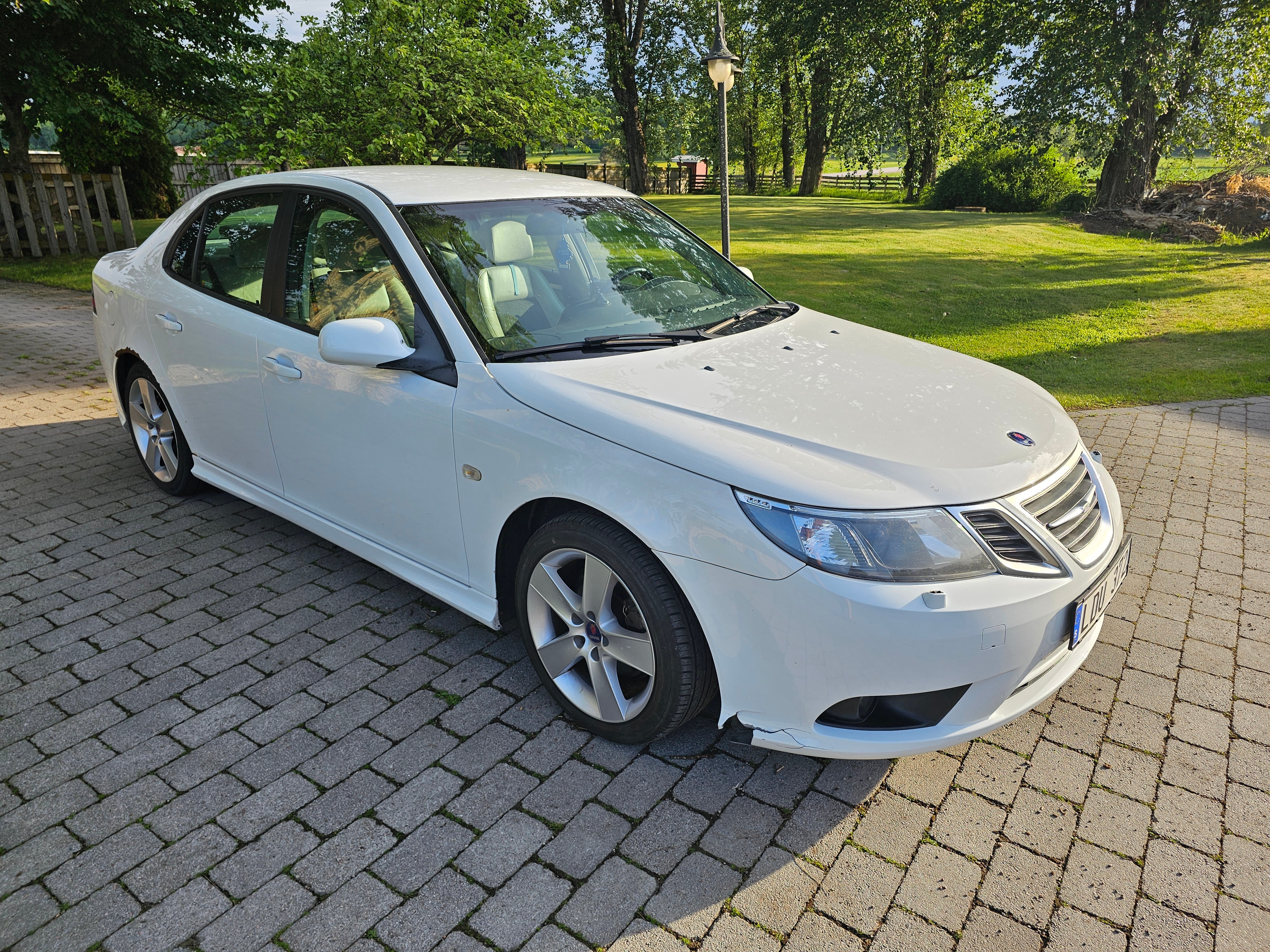 Saab 9-3 SportSedan 1.9 TTiD Manuell 2011, photo 2/10