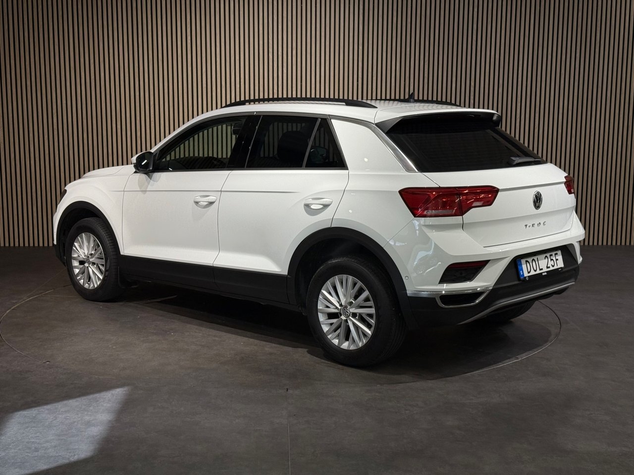 Volkswagen T-Roc 1.0 TSI OPF 2020, bild 6/10