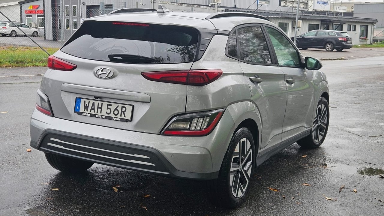 Hyundai Kona 64 kWh Essential 2023, bild 2/10
