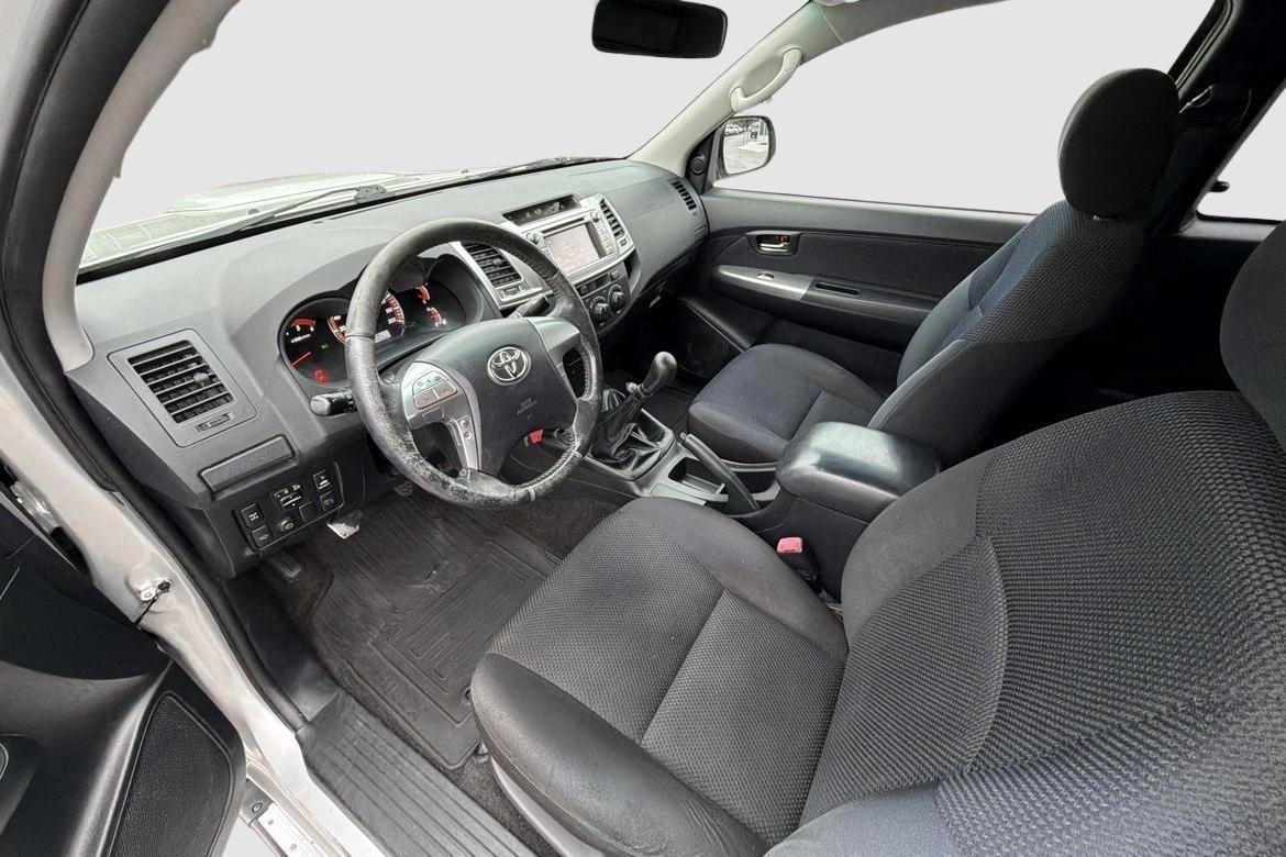 Toyota HiLux 2014, bild 7/10
