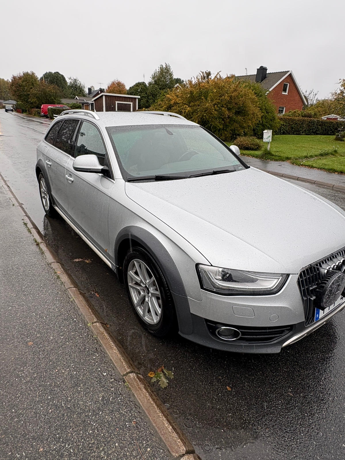 Audi A4 allroad 2013, bild 2/5
