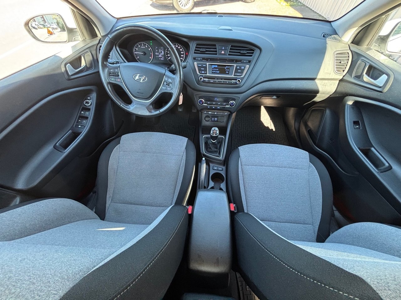Hyundai i20 1.0 T-GDI blue Premium paket 2017, bild 7/10