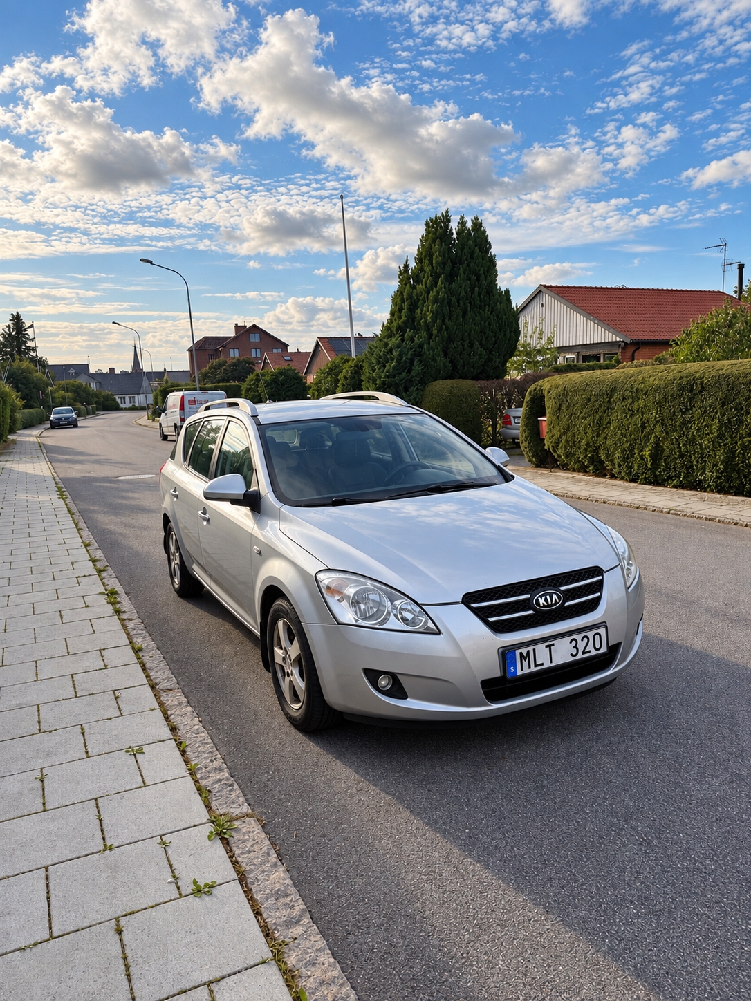 Kia Ceed _sw 1.6 CRDi Manuell 2008, bild 2/5