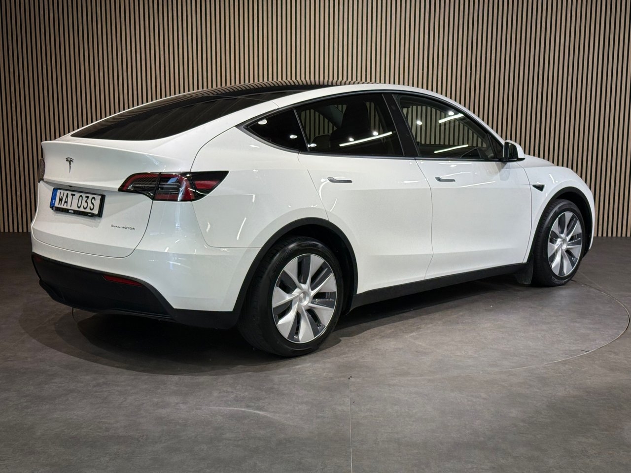 Tesla Model Y Long Range AWD 2023, bild 4/10