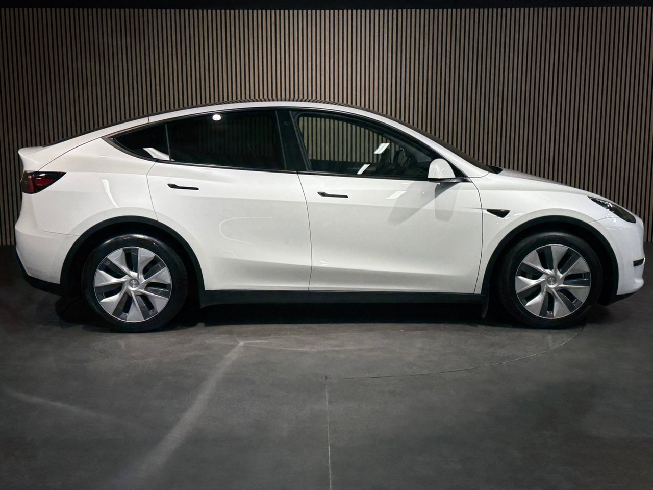 Tesla Model Y Long Range AWD 2023, bild 3/10