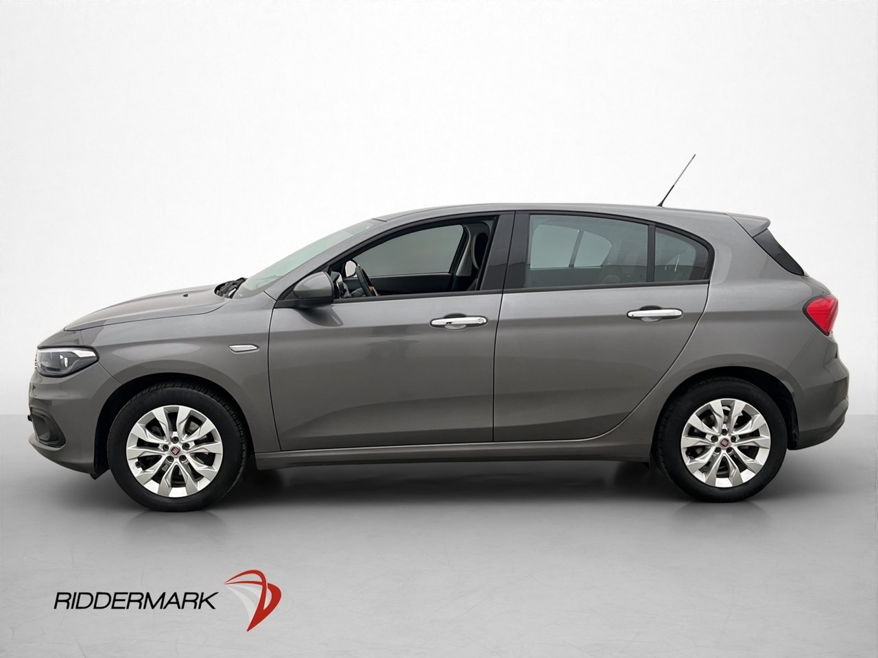 Fiat Tipo 1.4 FIRE T-JET 120hk Lounge 2017, bild 4/10