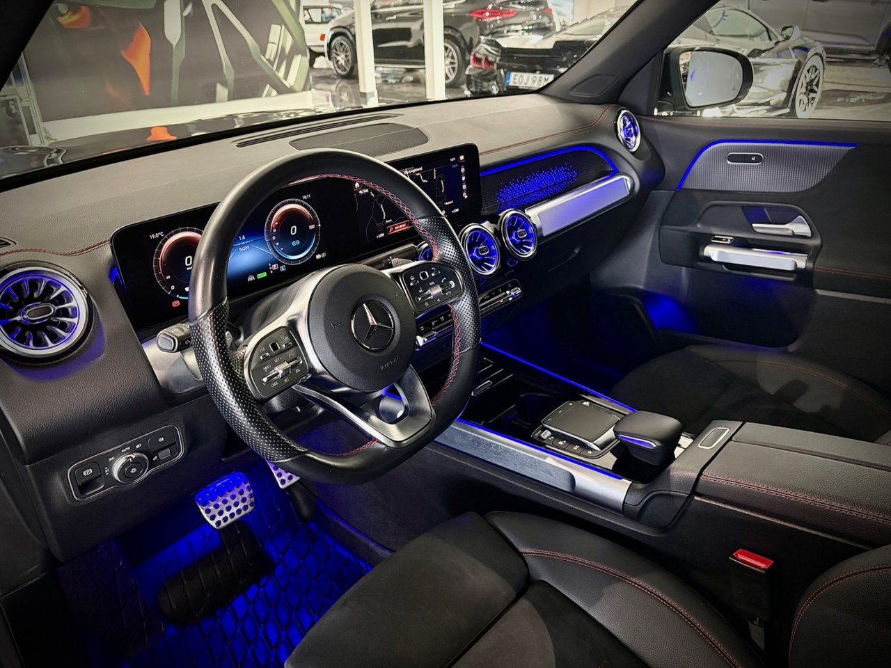 Mercedes-Benz EQB 2023, bild 3/10