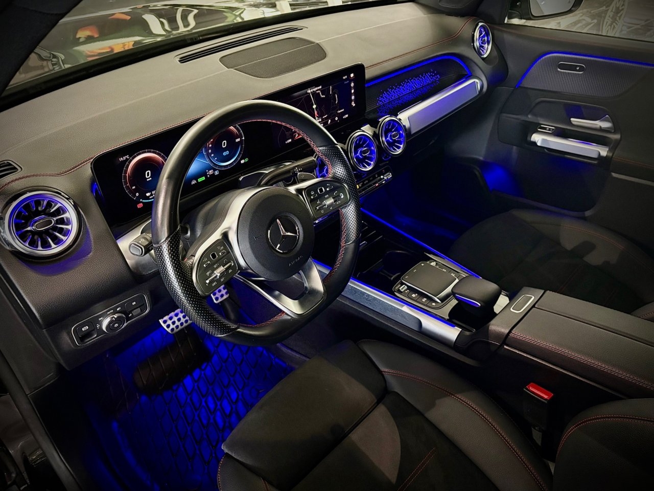 Mercedes-Benz EQB 2023, bild 4/10