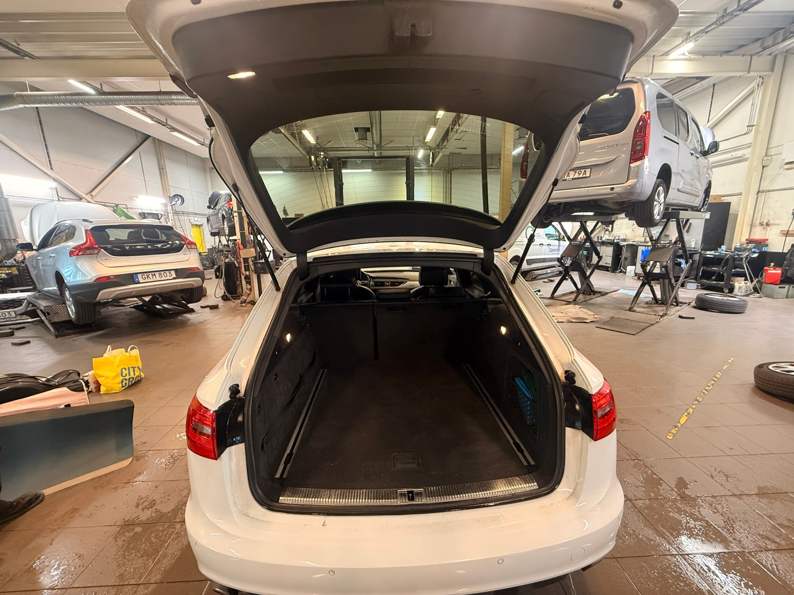 Audi A6 2013, bild 7/8