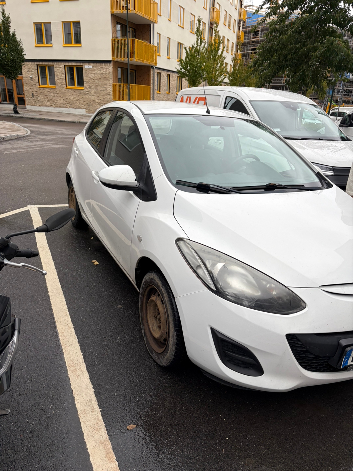Mazda 2 5-dörrar 1.3 MZR Manuell 2011, bild 3/5
