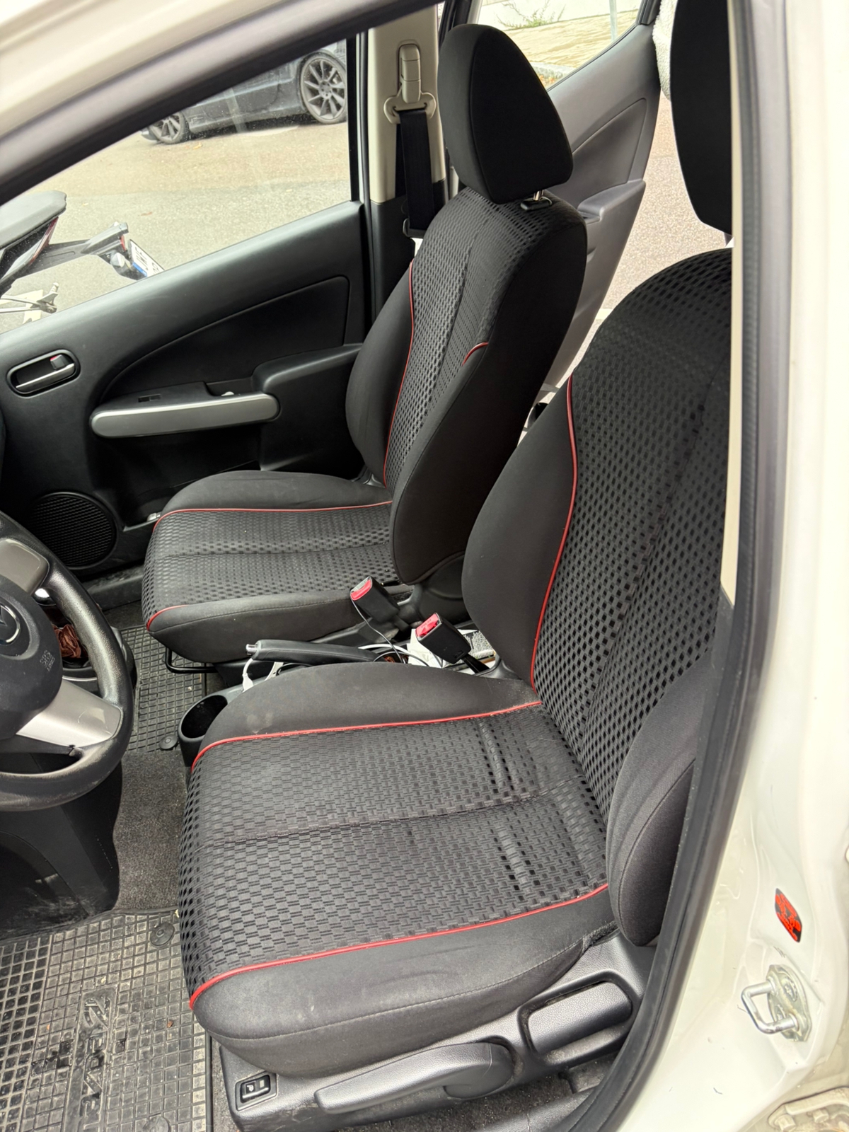 Mazda 2 5-dörrar 1.3 MZR Manuell 2011, bild 5/5