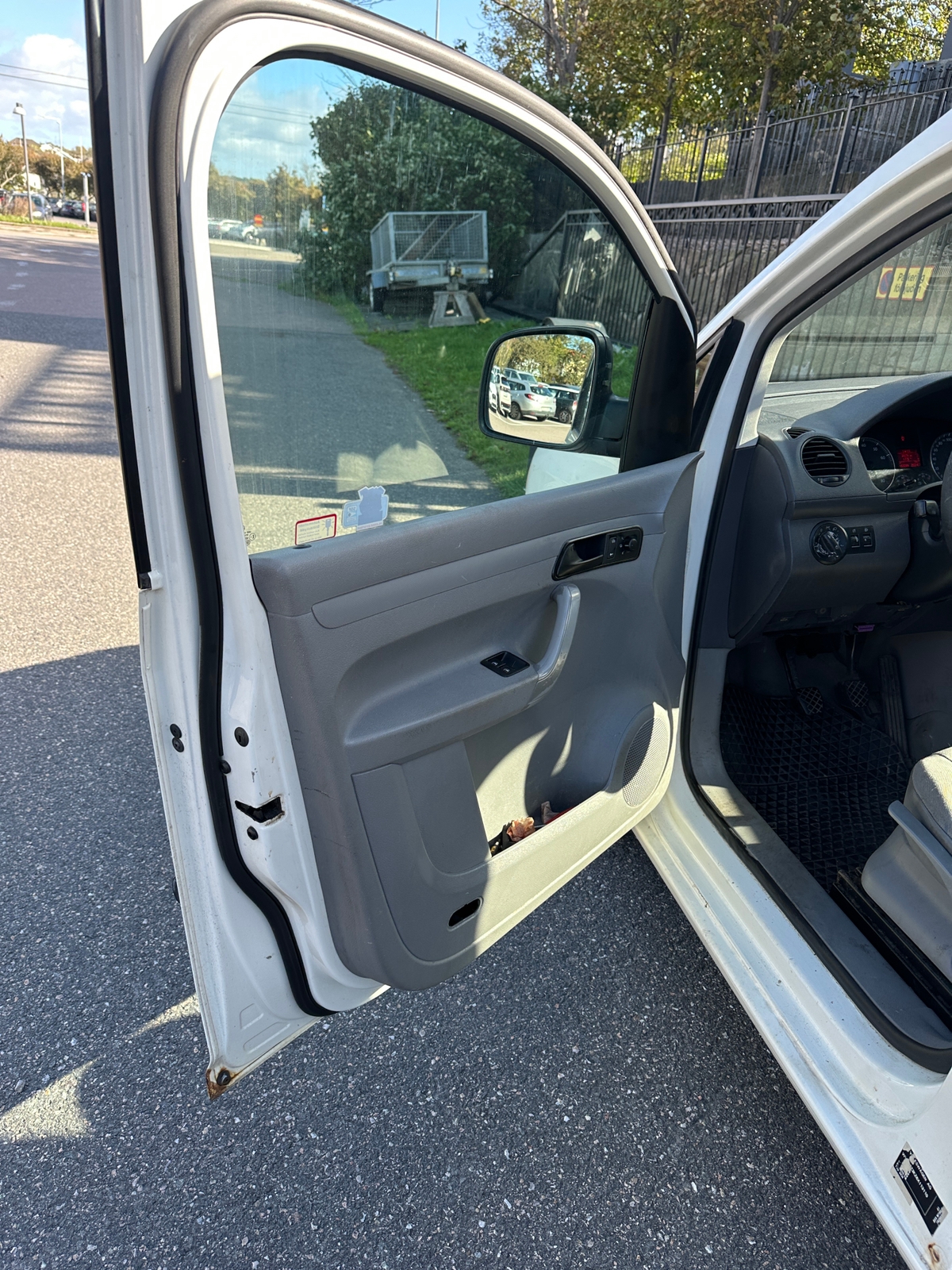 Volkswagen Caddy 2006, bild 6/7