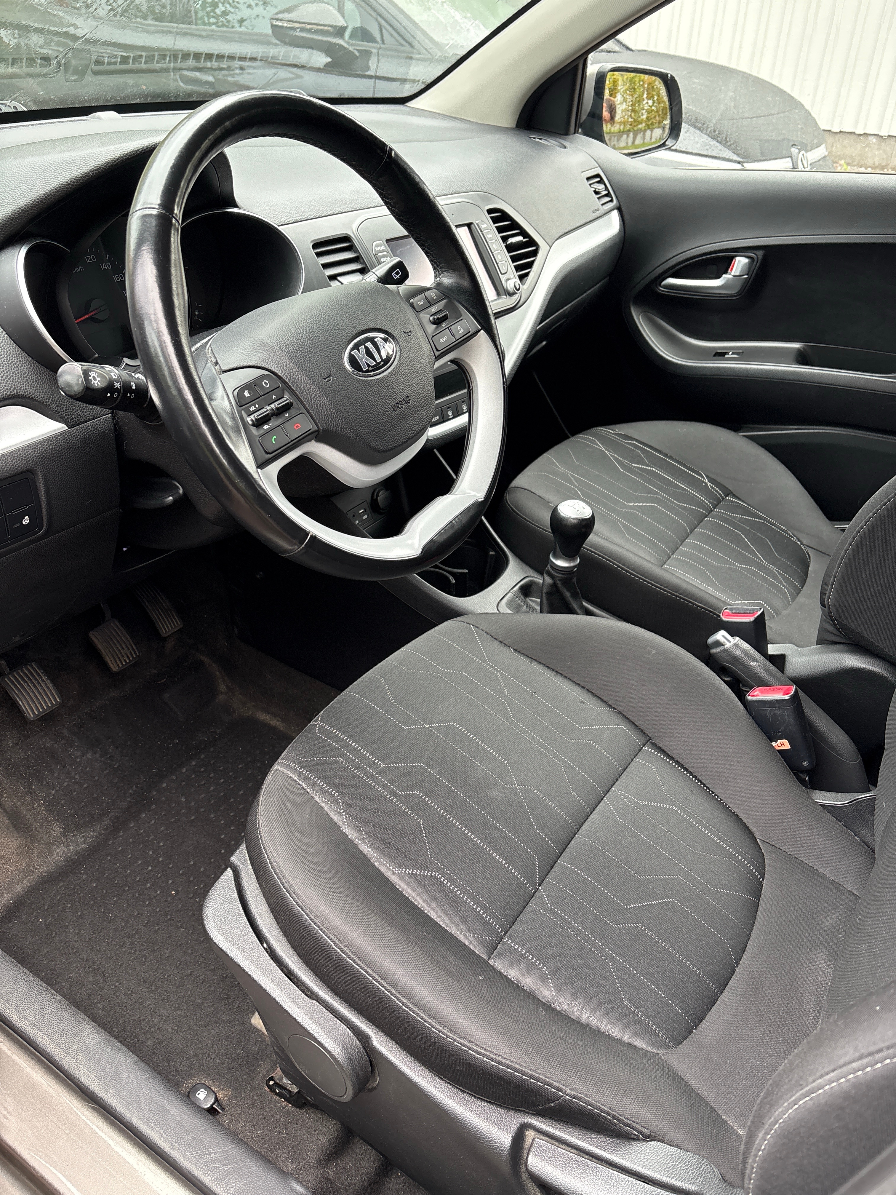 Kia Picanto 5-dörrar 1.0 MPI Manuell 2017, bild 4/6