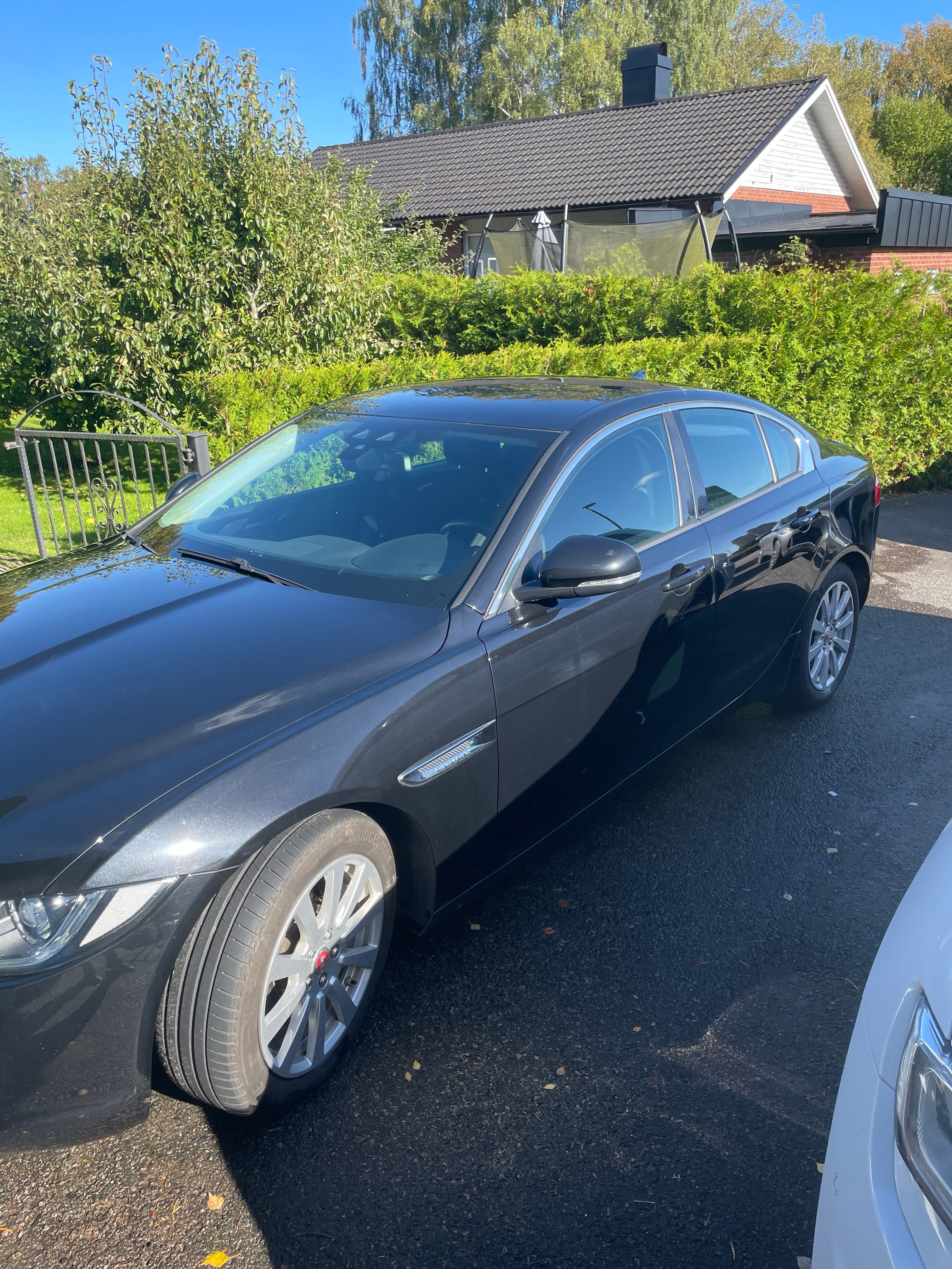 Jaguar XE 20d Automatisk 2016, bild 2/8