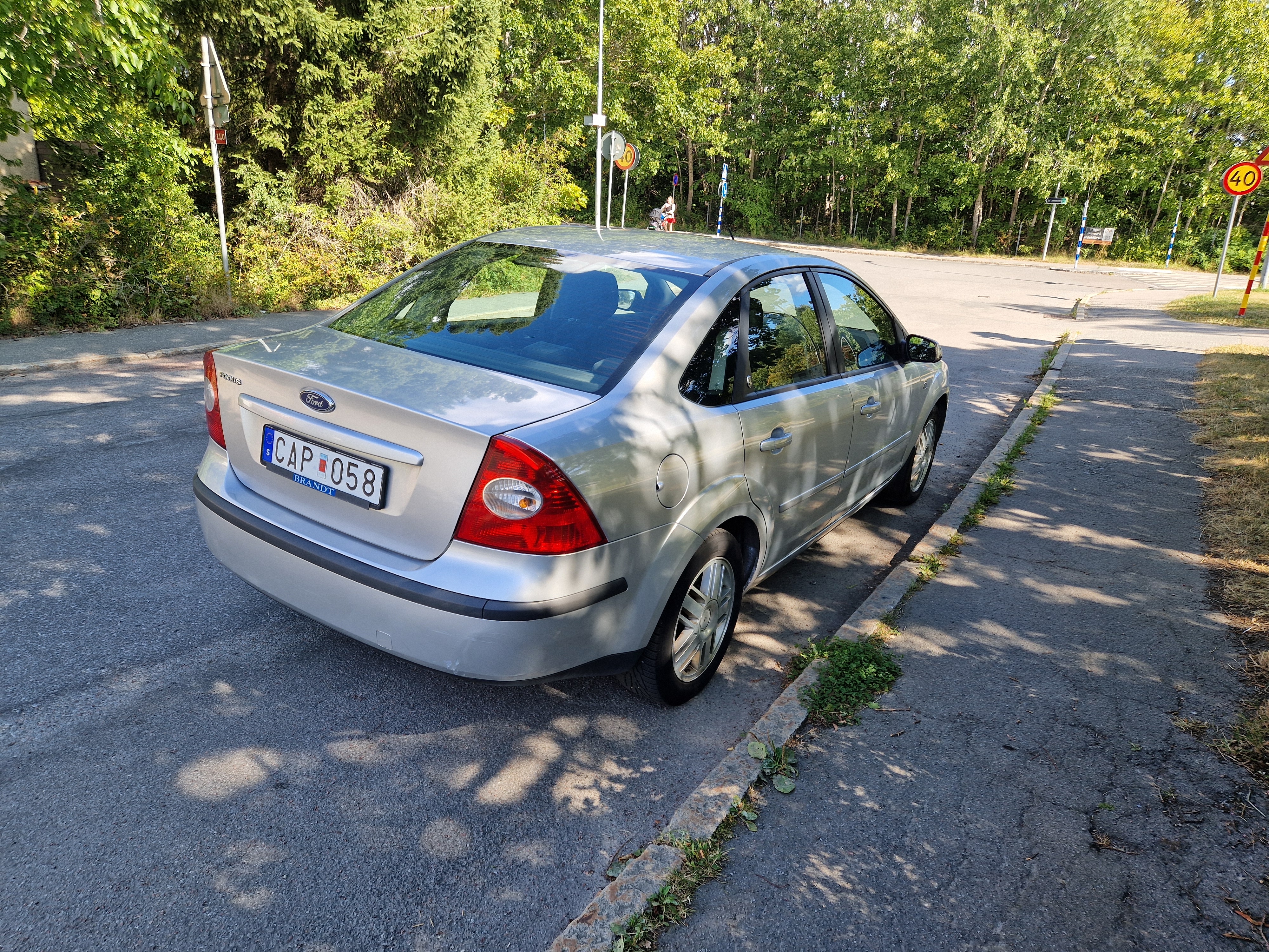 Ford Focus Sedan 2.0 Manuell 2007, kuva 2/6