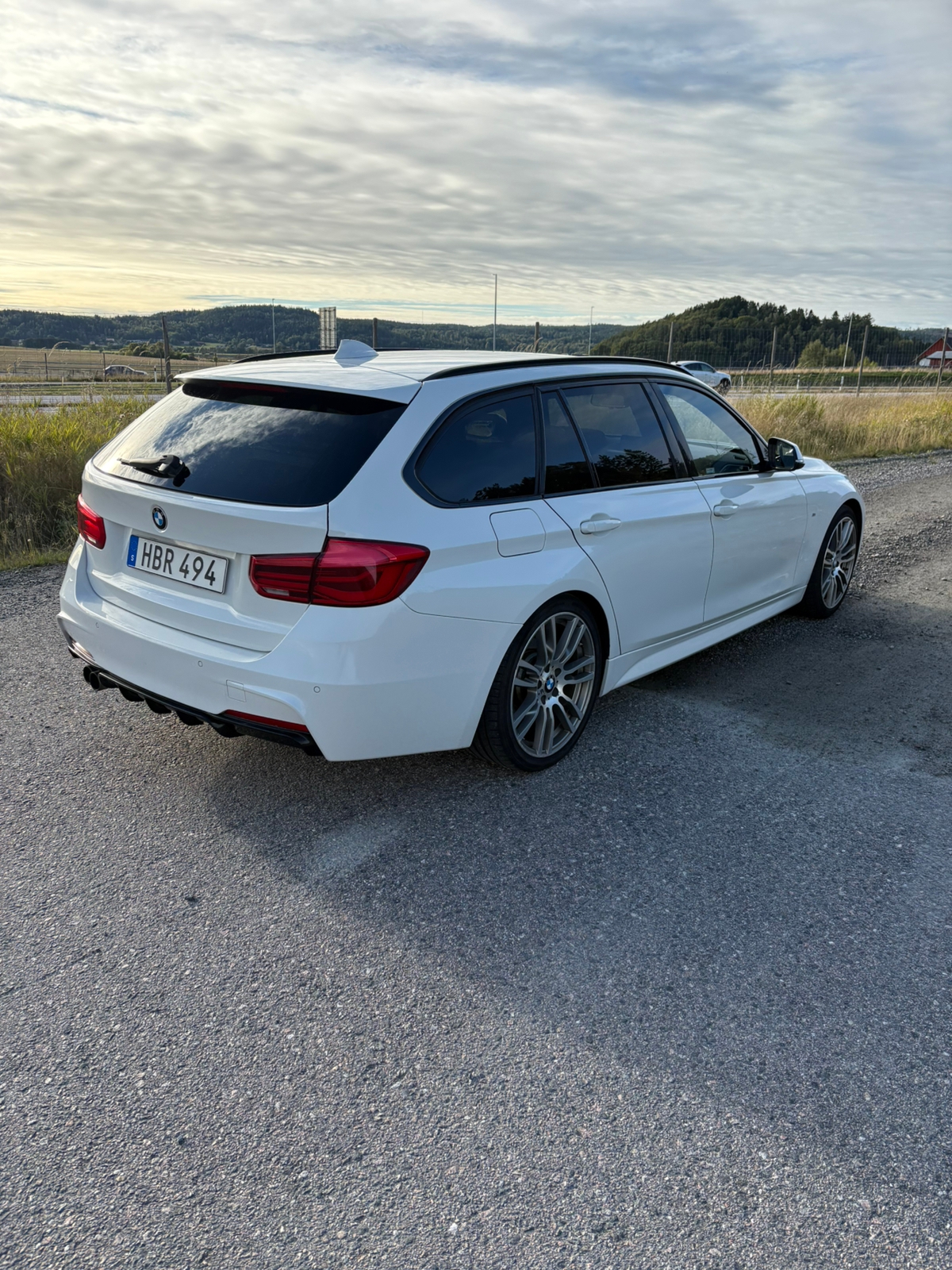 BMW 330 i xDrive Touring Steptronic 2017, bild 3/7