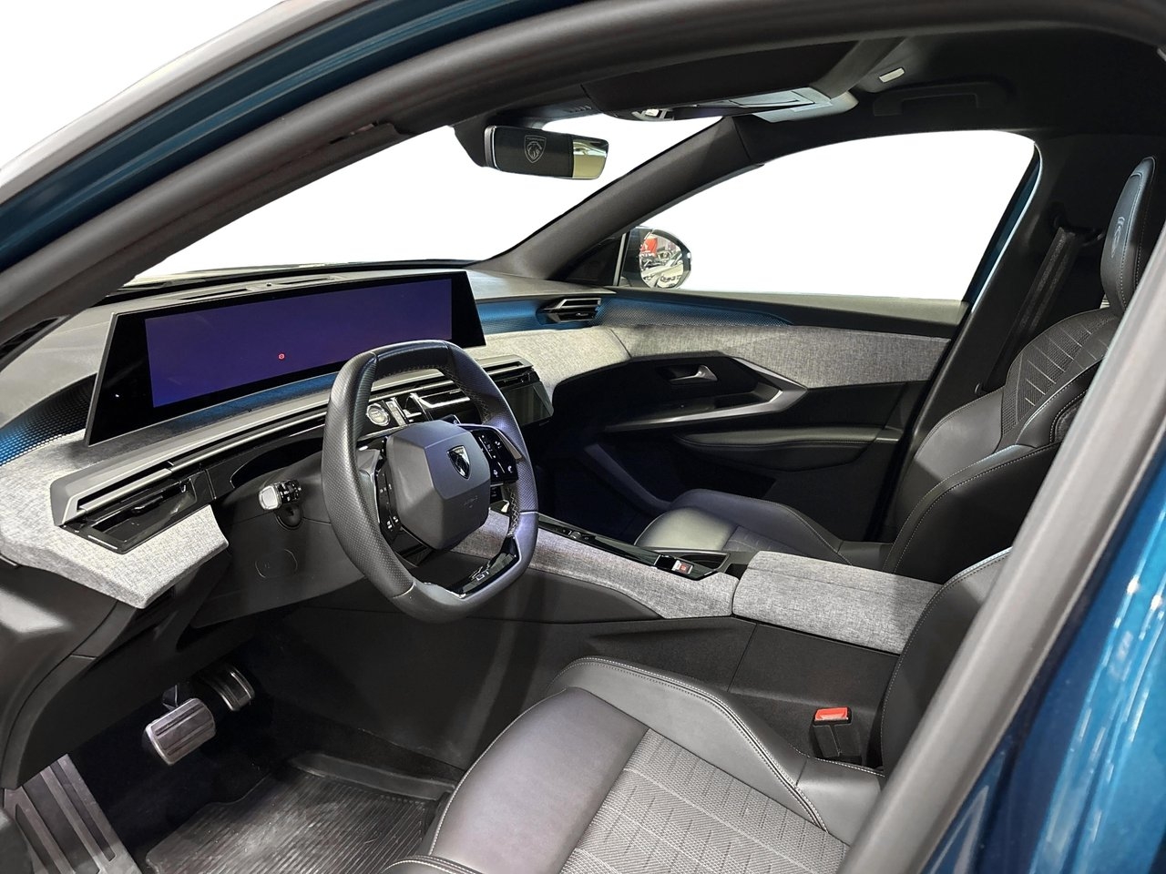 Peugeot 3008 Hybrid 145 e-DSC GT, Vhjul 2025, bild 7/10