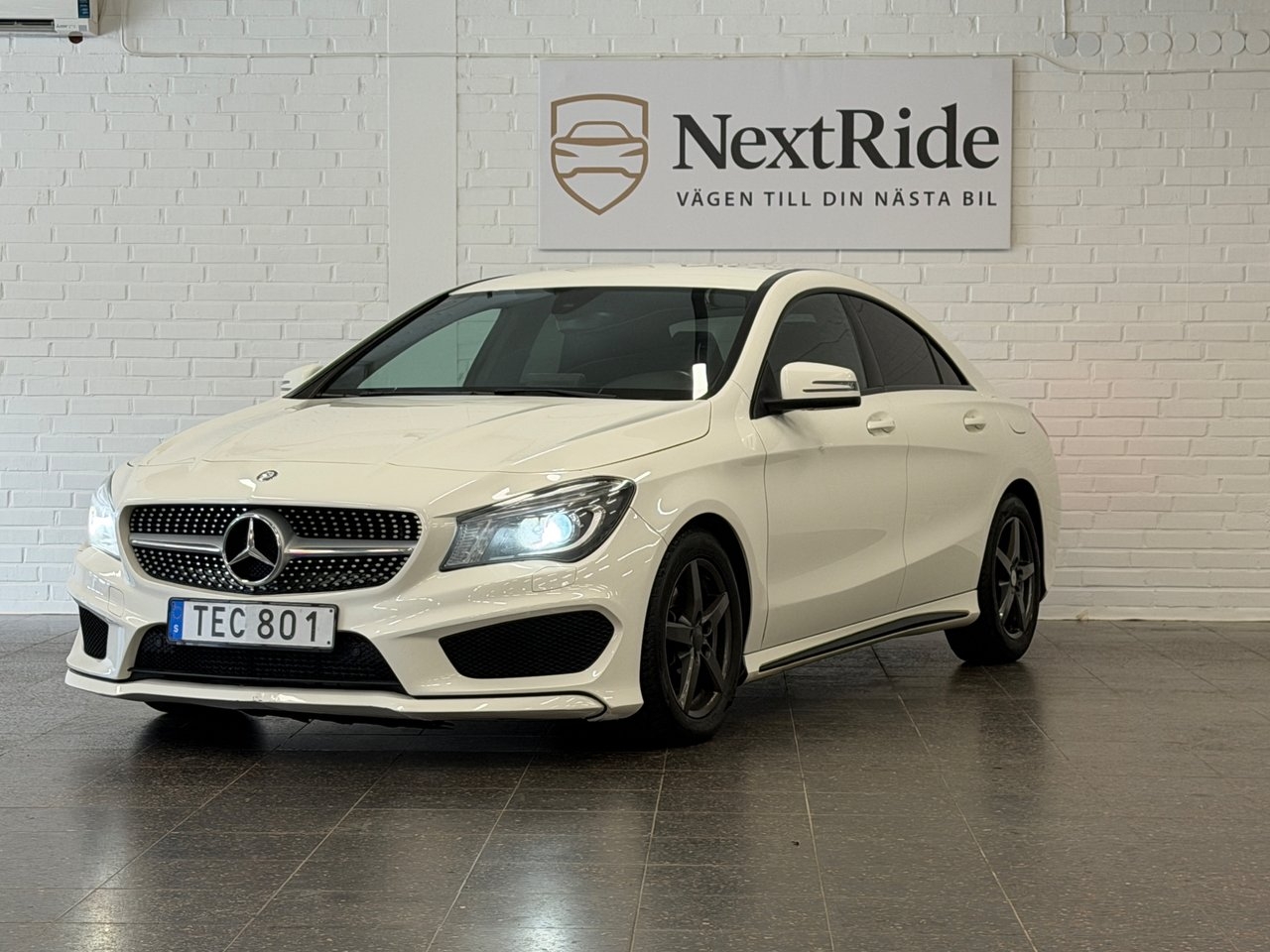 Mercedes-Benz CLA 200 d AMG Line 2016, bild 2/10