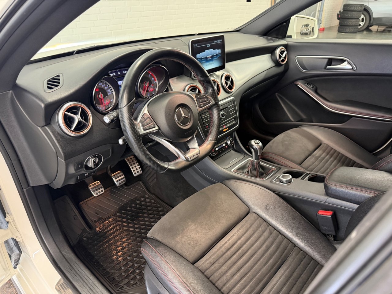 Mercedes-Benz CLA 200 d AMG Line 2016, bild 5/10