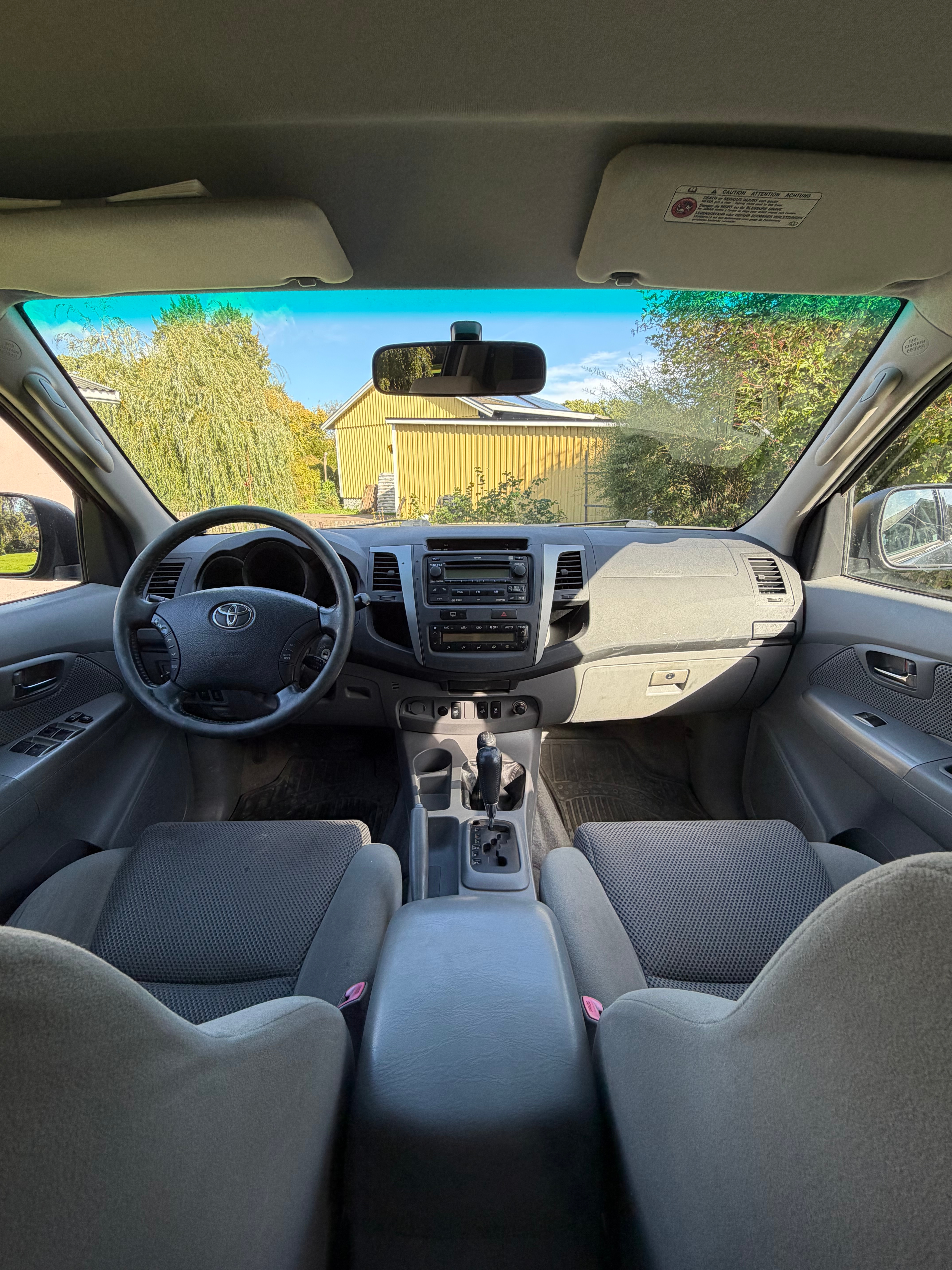 Toyota HiLux 2010, bild 6/8