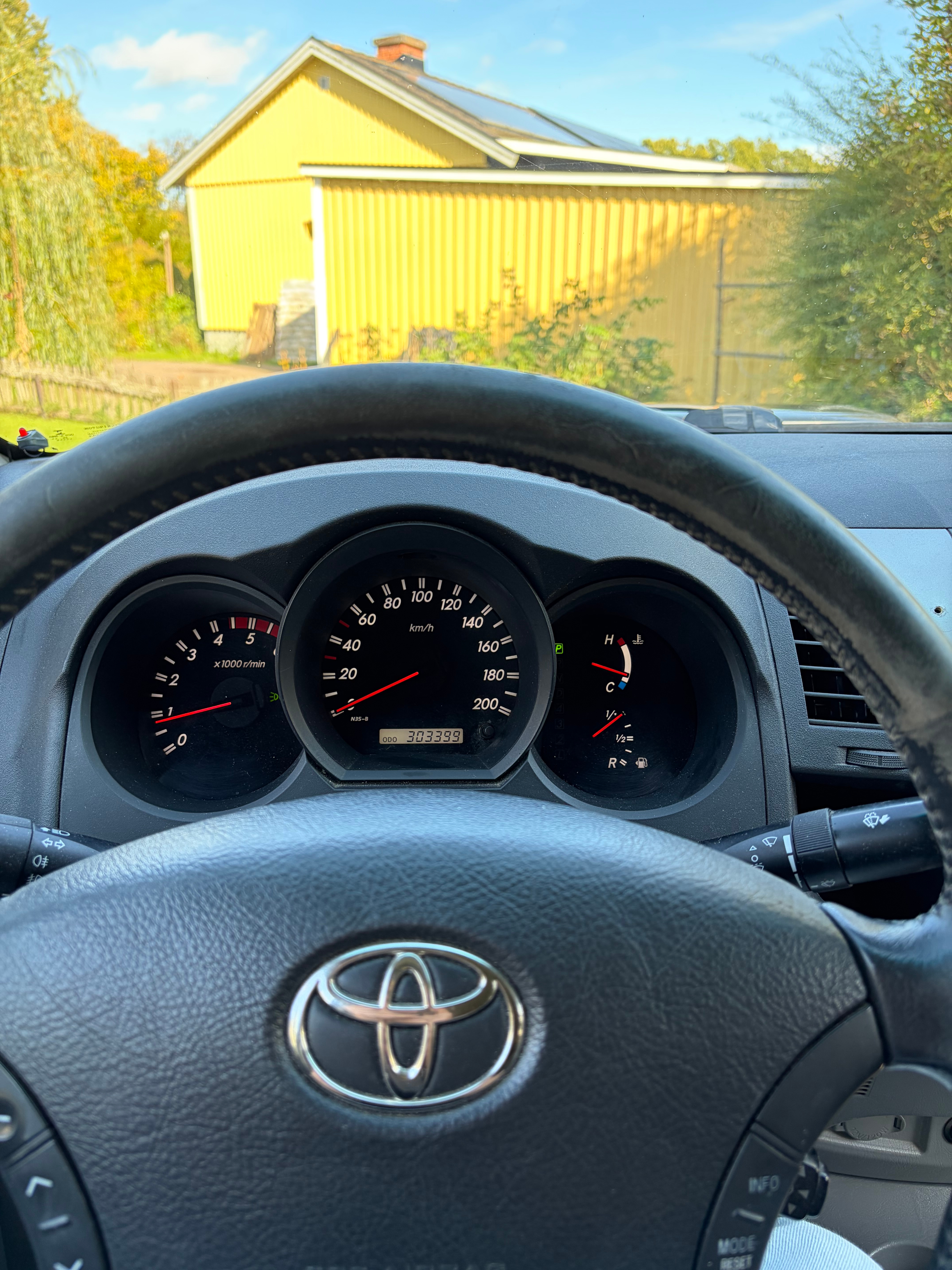 Toyota HiLux 2010, bild 7/8