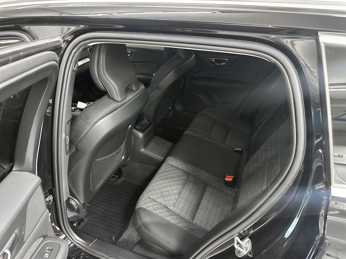 Volvo V60 Recharge T6 II Core Bright 2024, bild 7/10